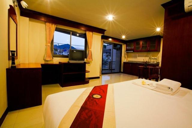 Baan Sudarat Phuket
