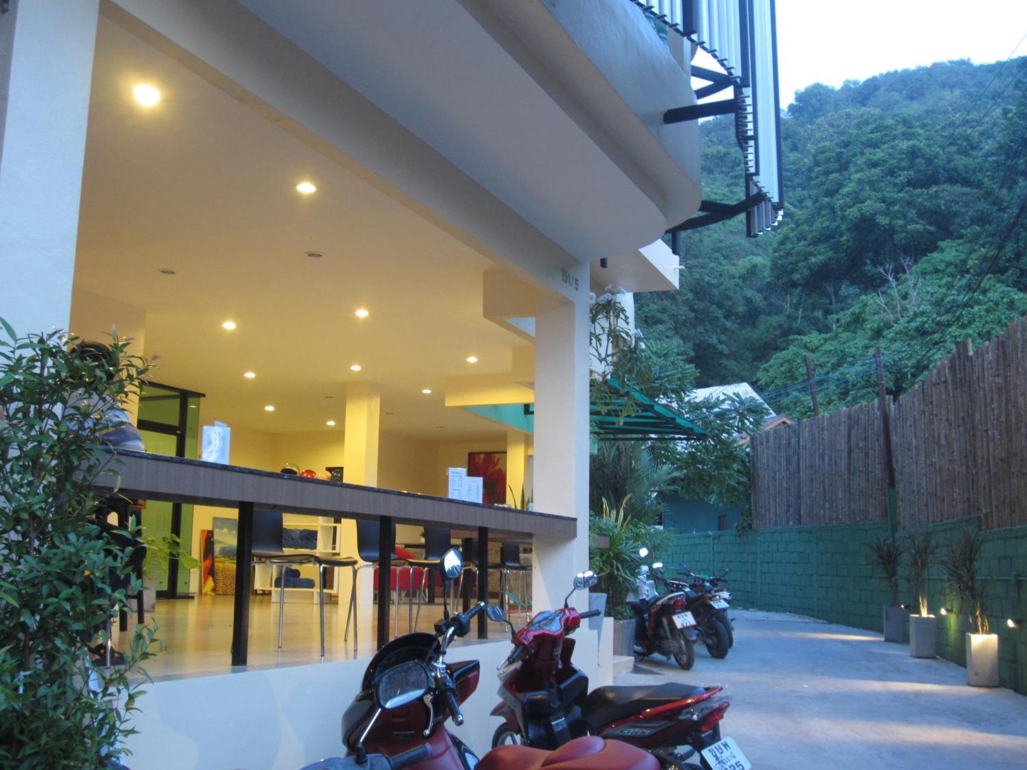 Hotel The Wave Patong Sha