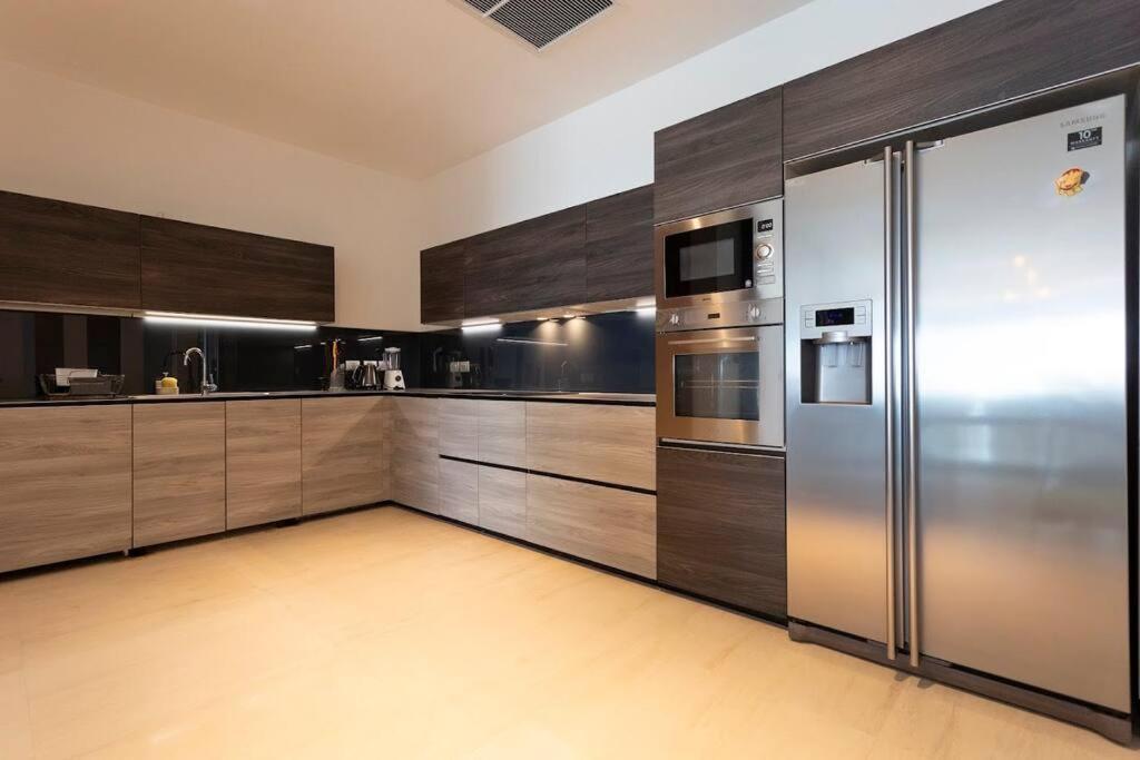 Villa Do Want Luxury Sea Views With Access V38 Ban Saiyuan