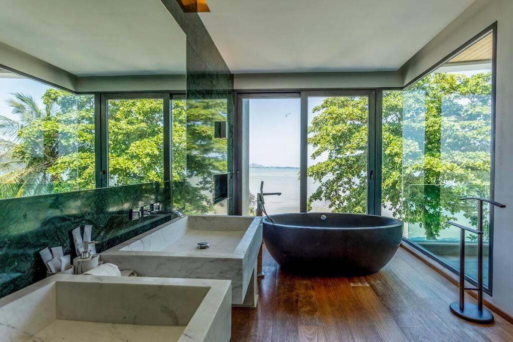 Villa Do Want Luxury Sea Views With Access V38 *