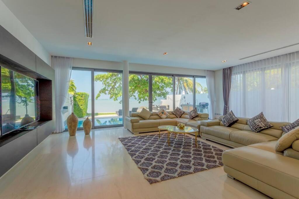 Do Want Luxury Sea Views With Access V38