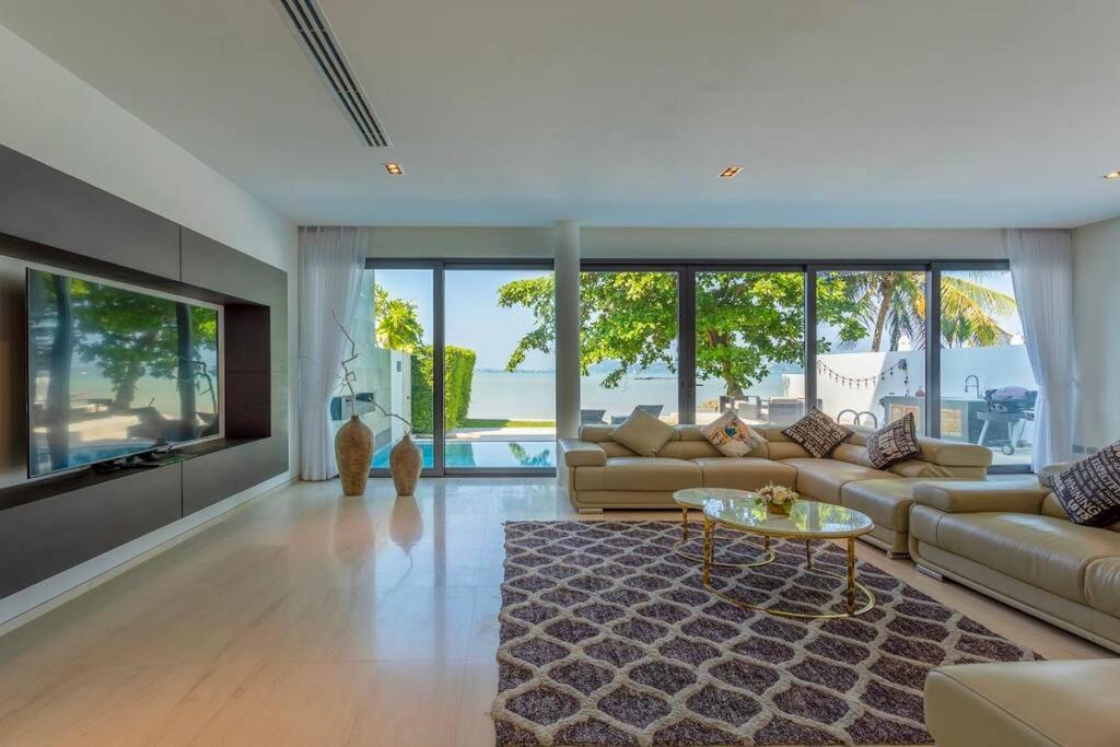 Do Want Luxury Sea Views With Access V38