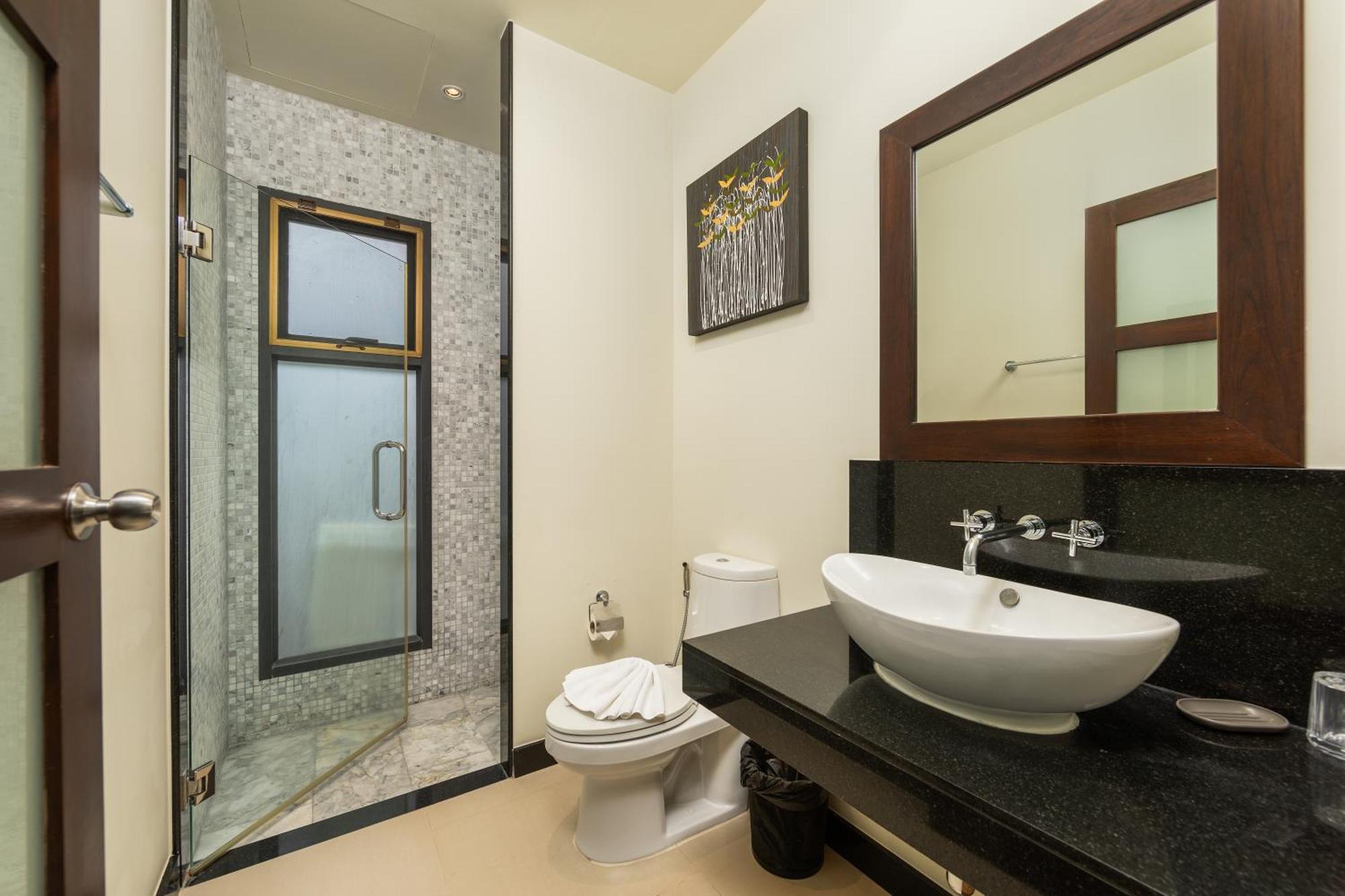 Villa Bond| 3 Bedrooms | Private Pool | 3 Min To Naiharn Beach * Rawai