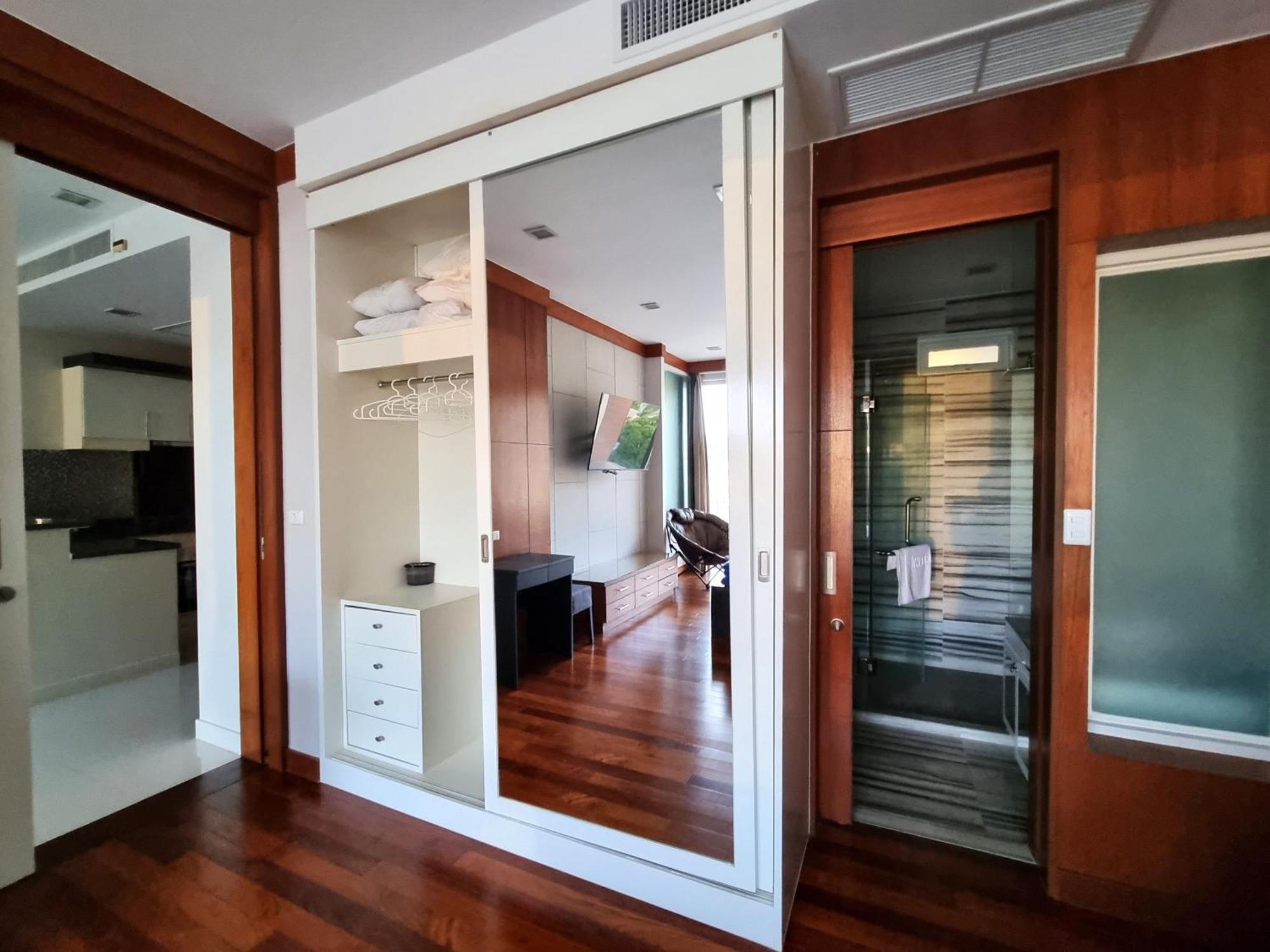 Apartment Q *