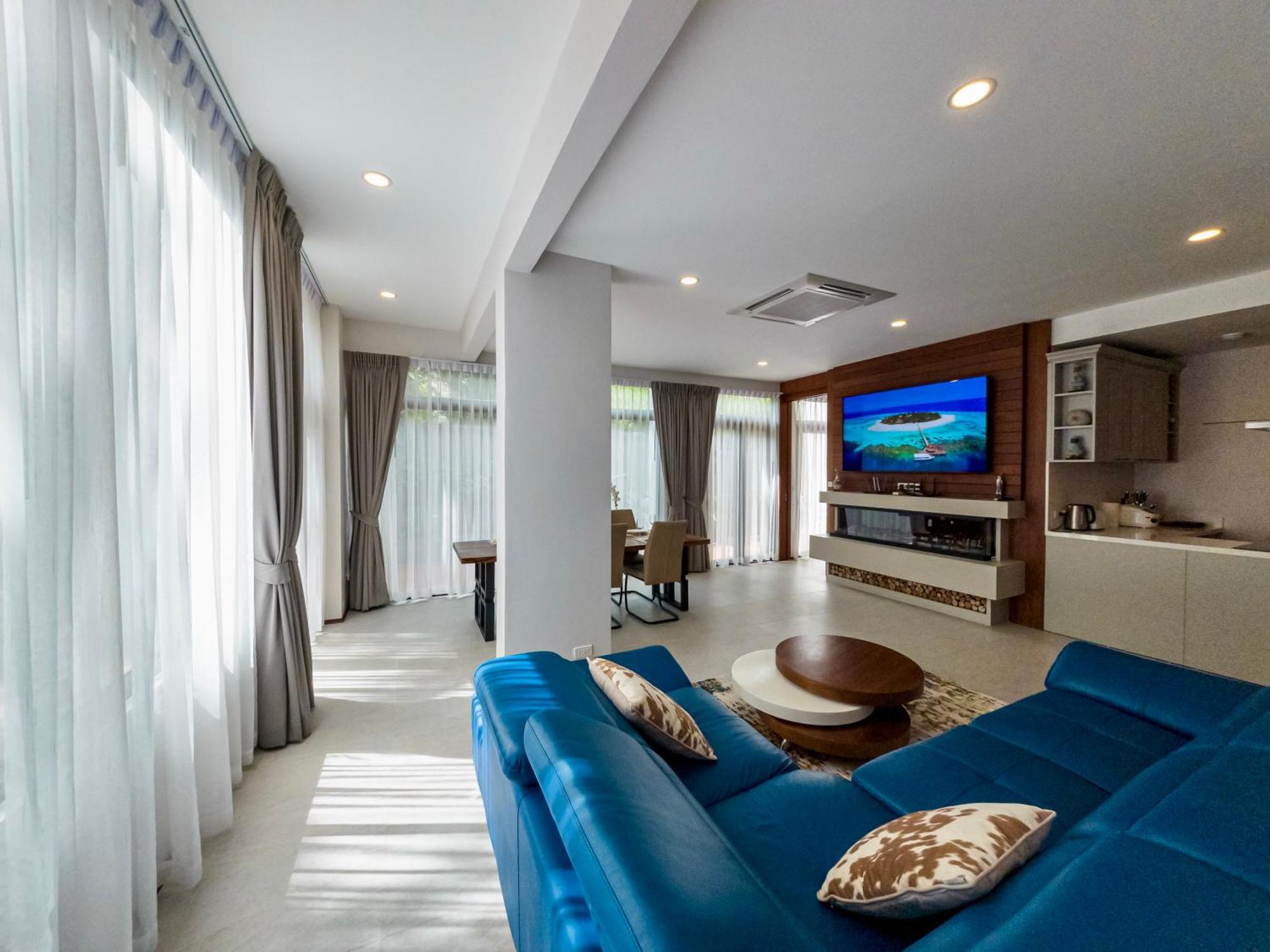 Apartment Q Strand Kata