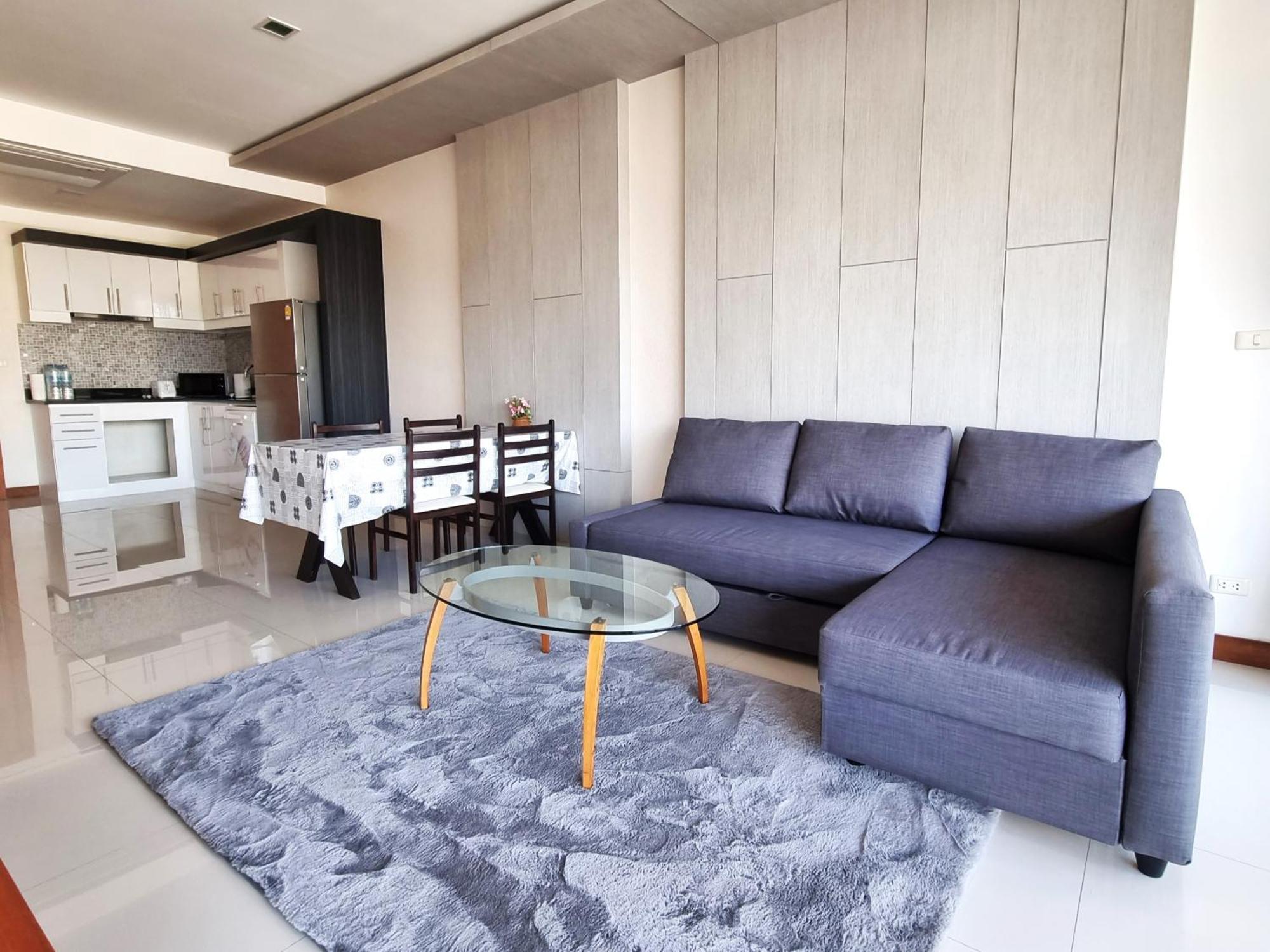 Apartment Q *
