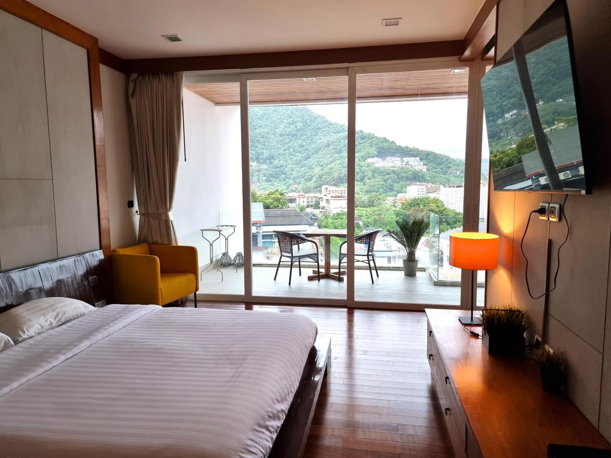 Apartment Q Strand Kata