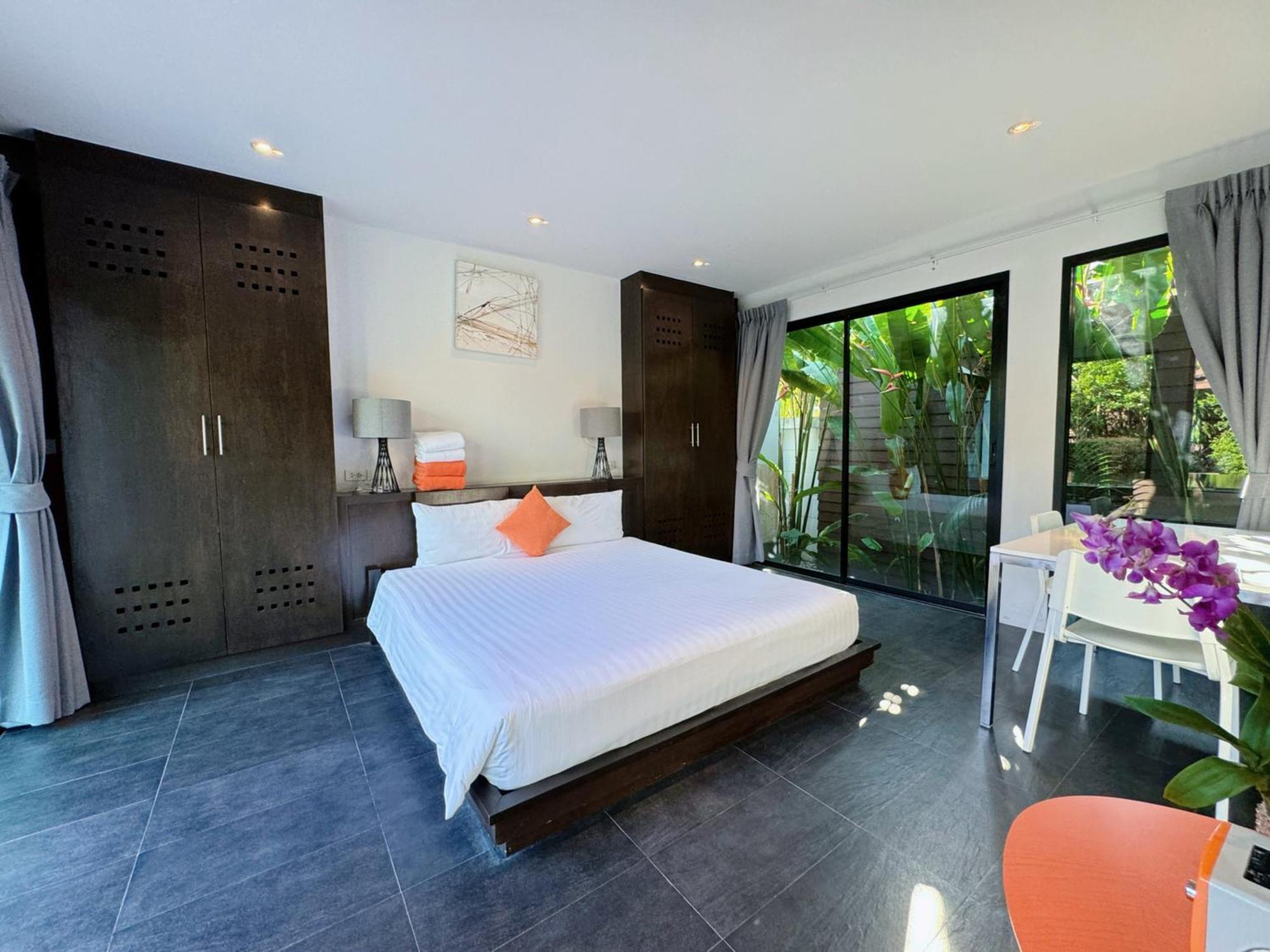 Lovely Tropical Short Walk From Surin Villa