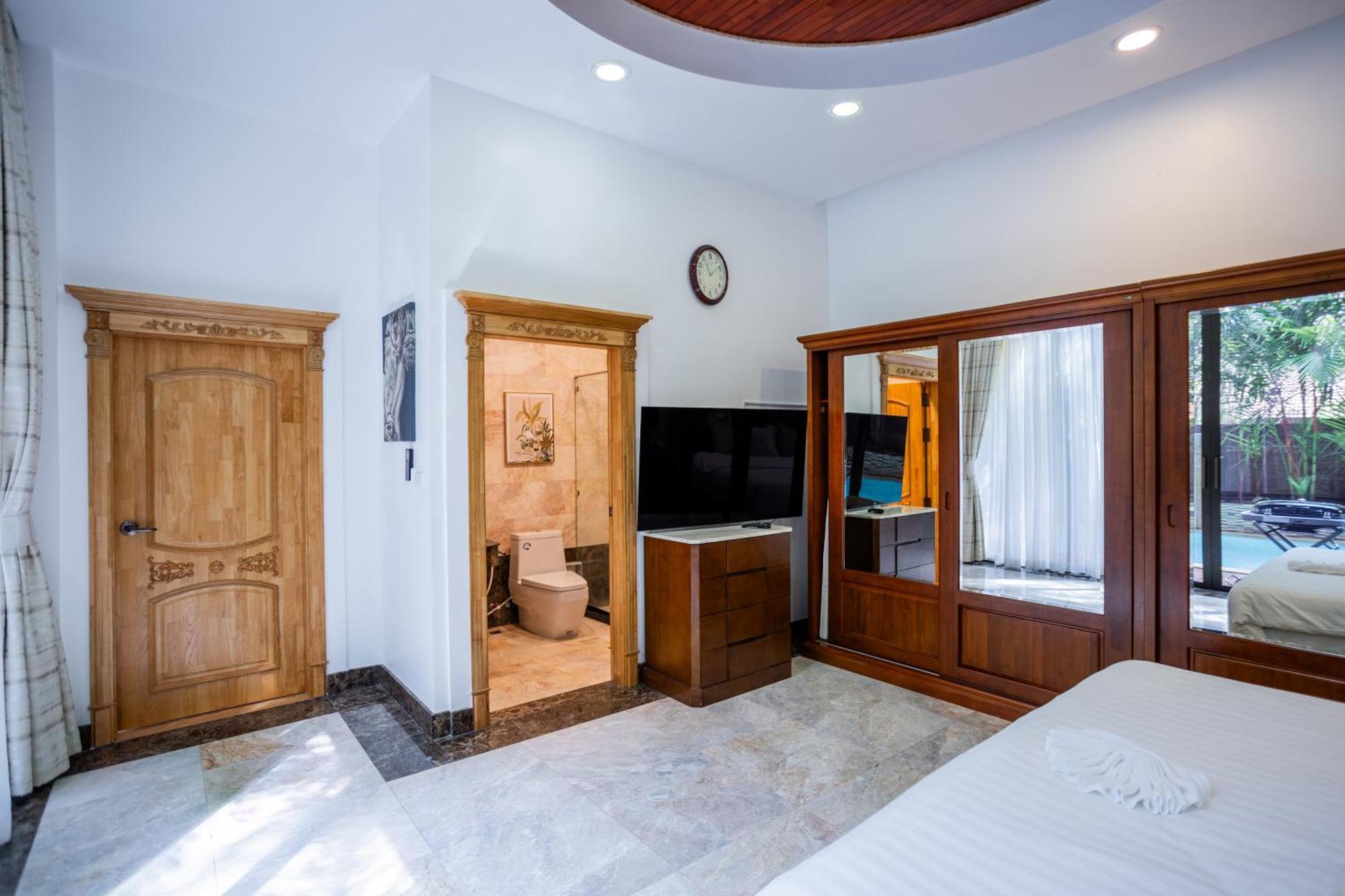 Villa Thassia 2 4 Bedrooms - Nai Harn Rawai