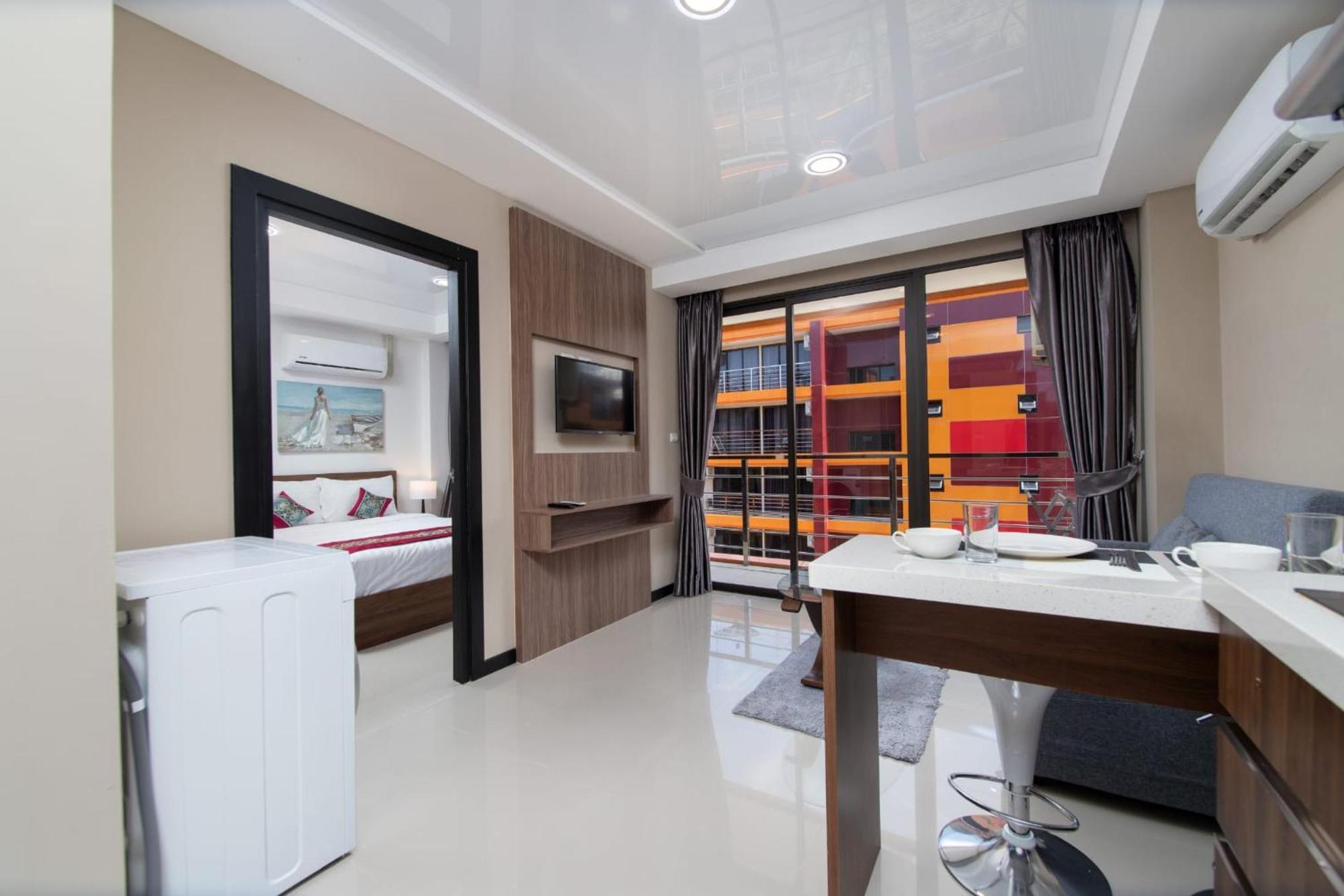 Nai Harn Condominimum Apartment *
