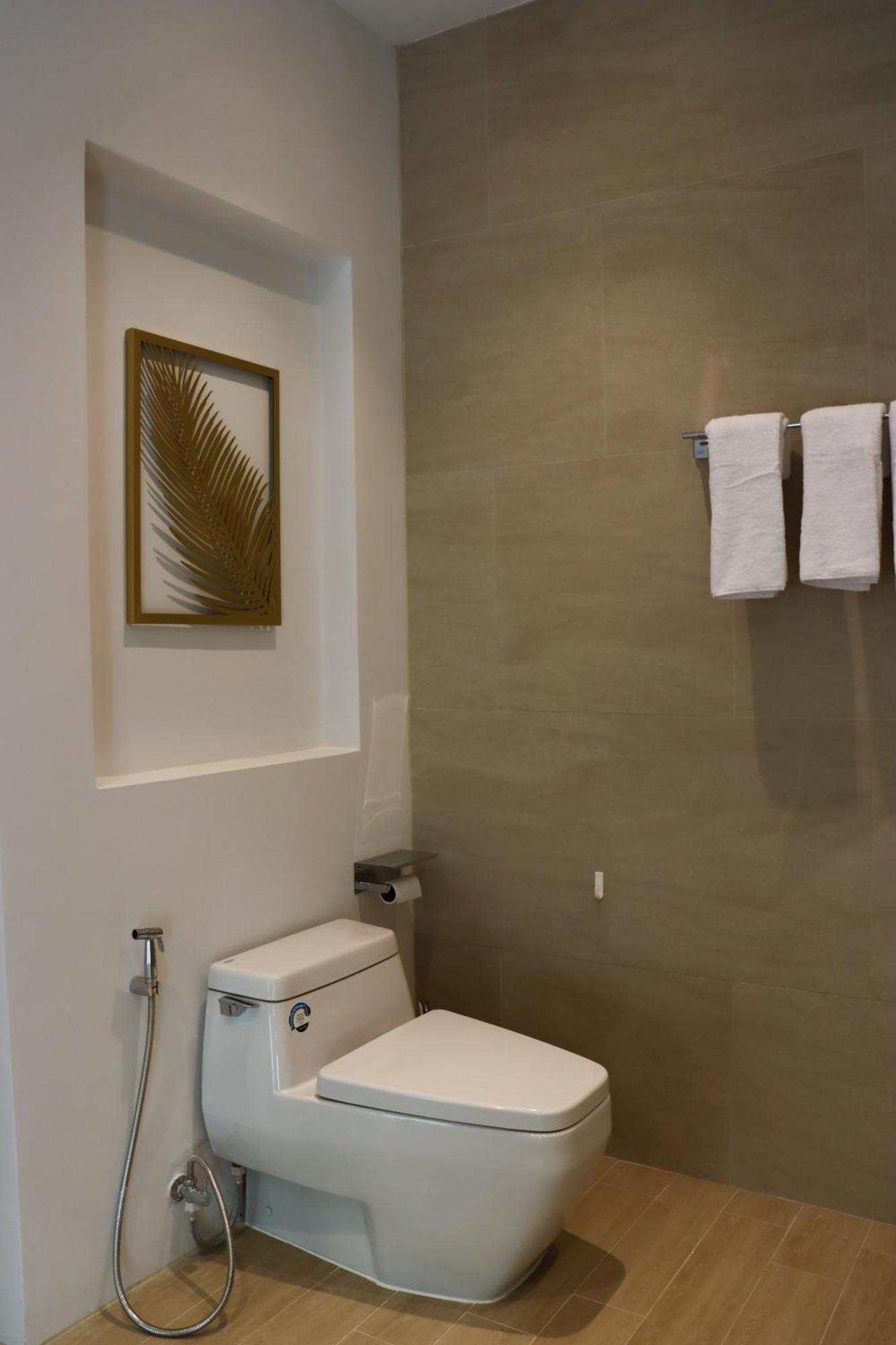 Charming Aileen By Apart Homes *