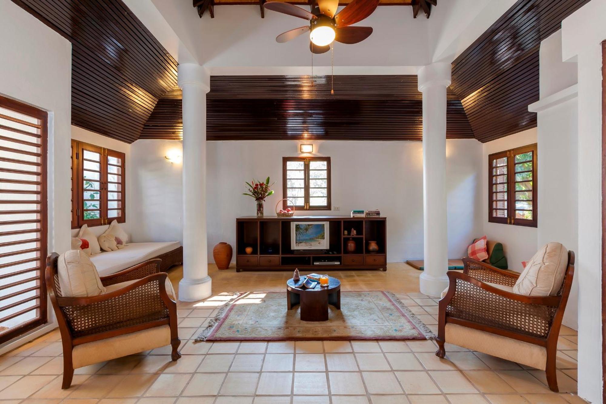 Baan Khunying – Secluded Phuket Beachfront Villa *