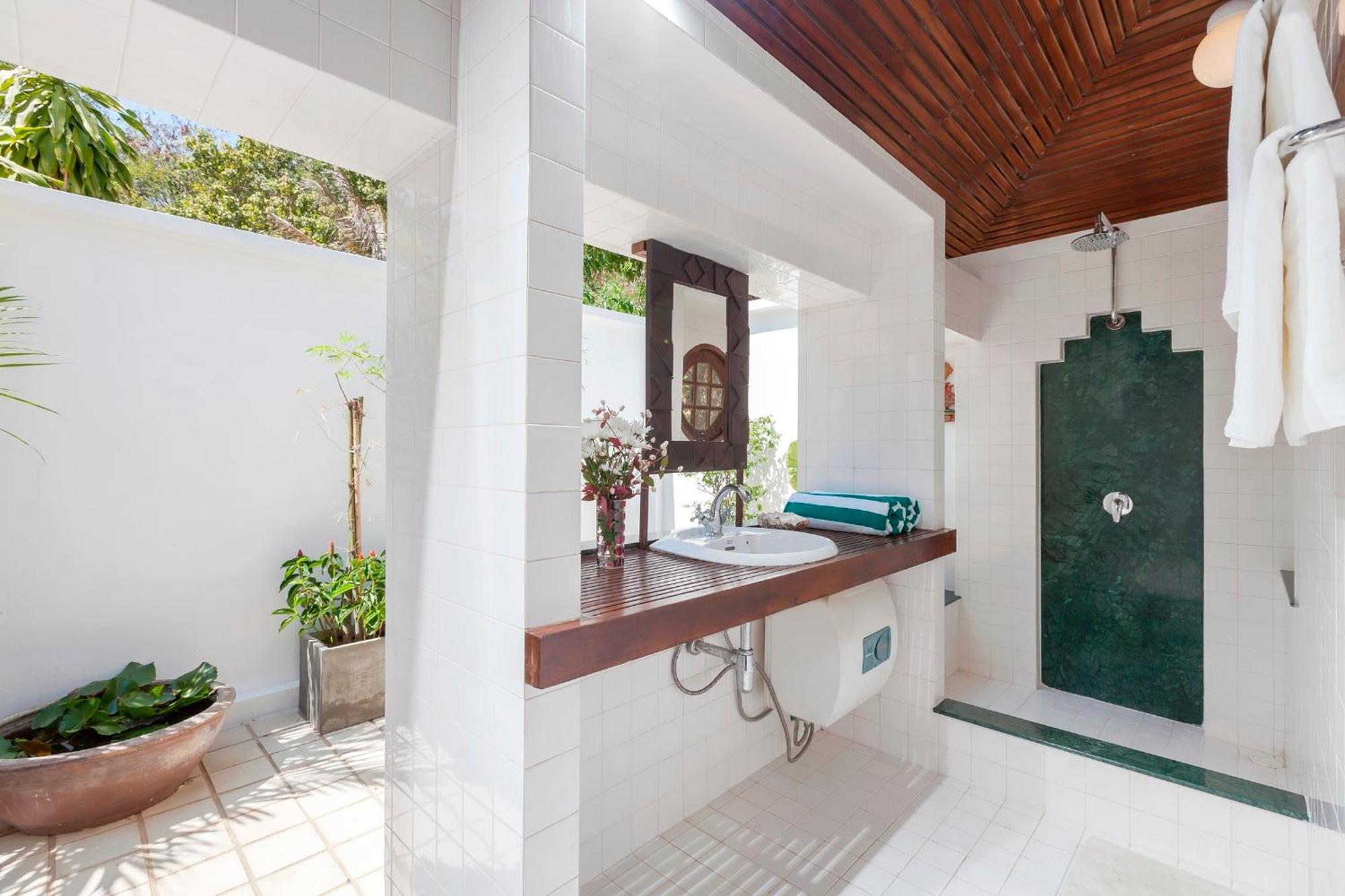 Villa Baan Khunying – Secluded Phuket Beachfront Rawai