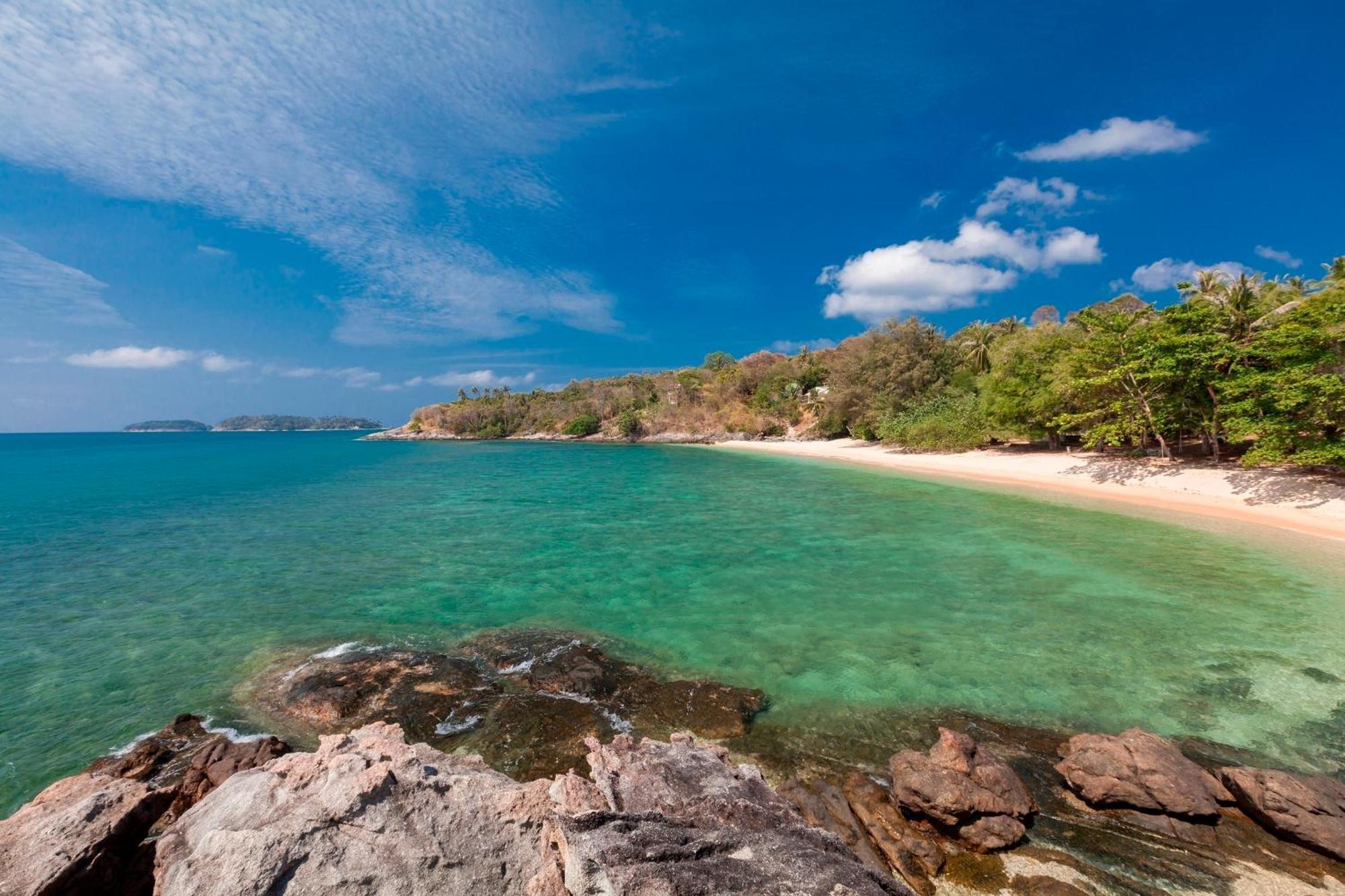 Baan Khunying – Secluded Phuket Beachfront *