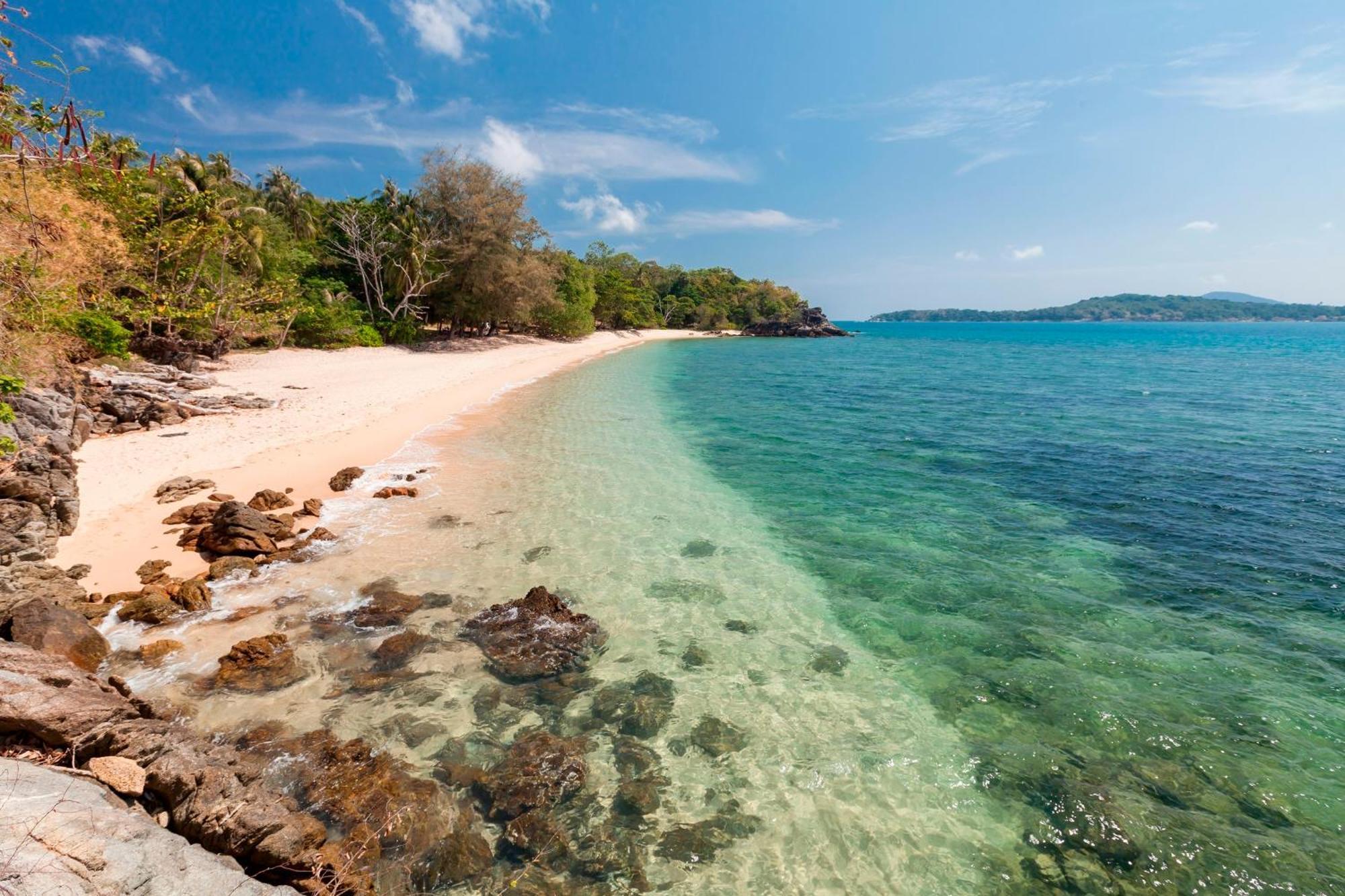 Baan Khunying – Secluded Phuket Beachfront Villa *
