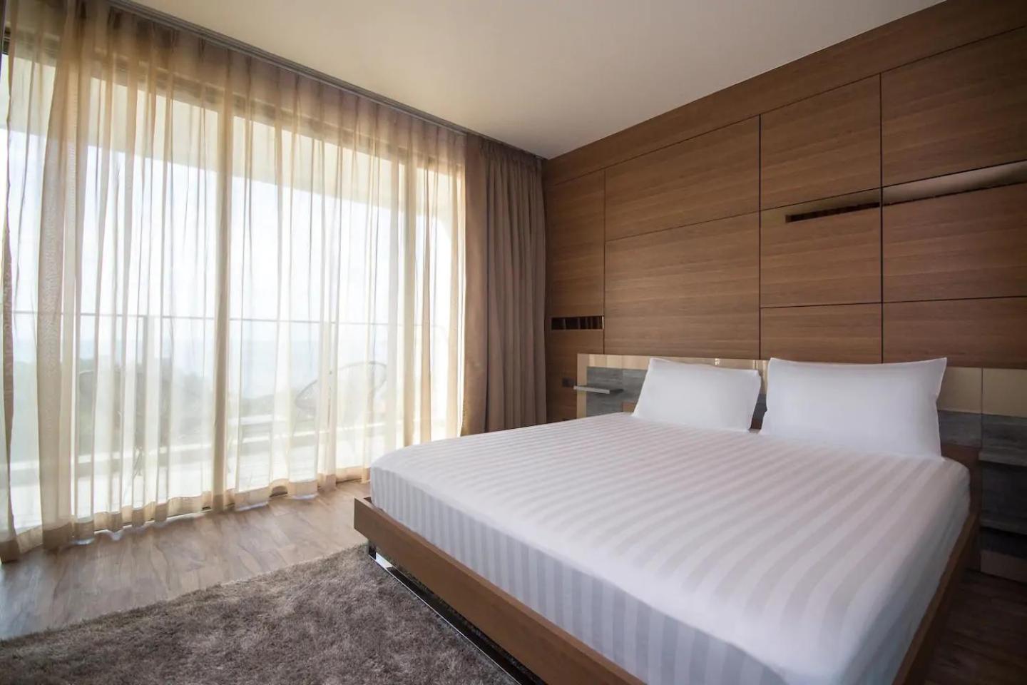 Oceana Sea View -