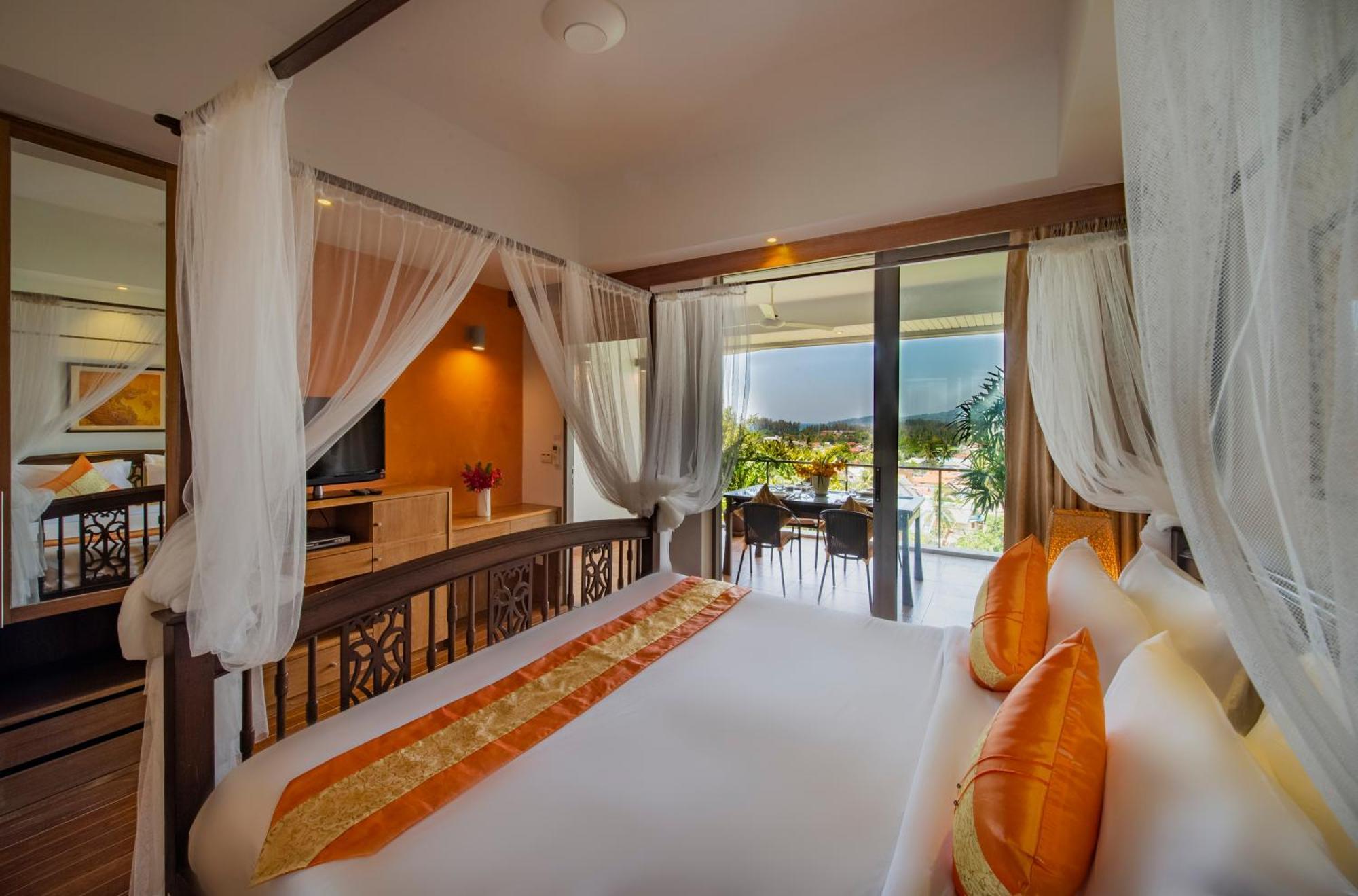 Sea View Villa, Bangtao 4 Bedrooms *