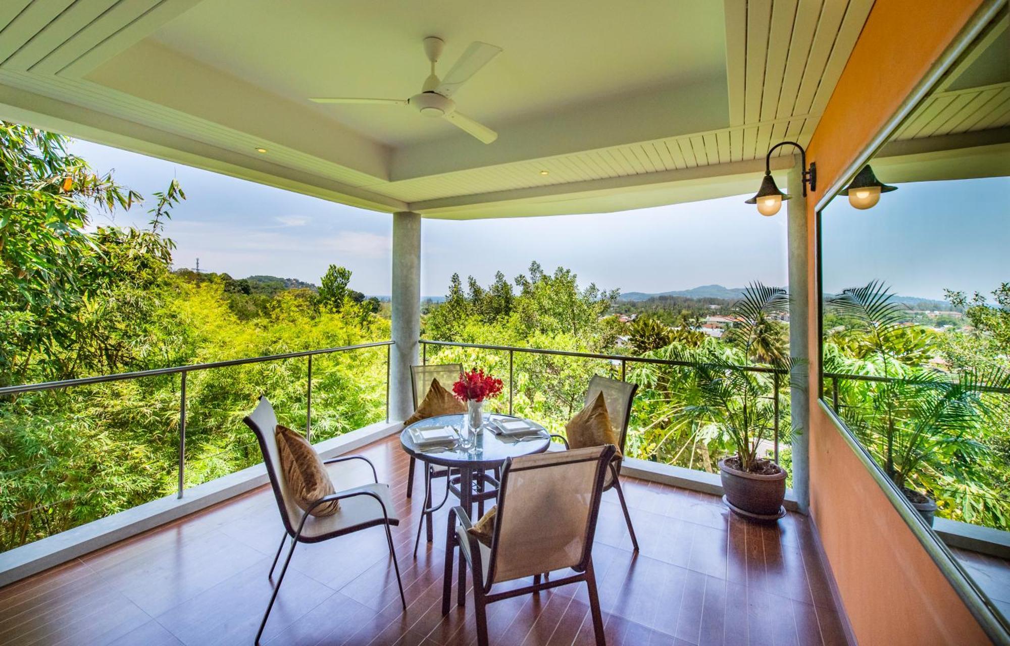 Sea View Villa, Bangtao 4 Bedrooms Villa *