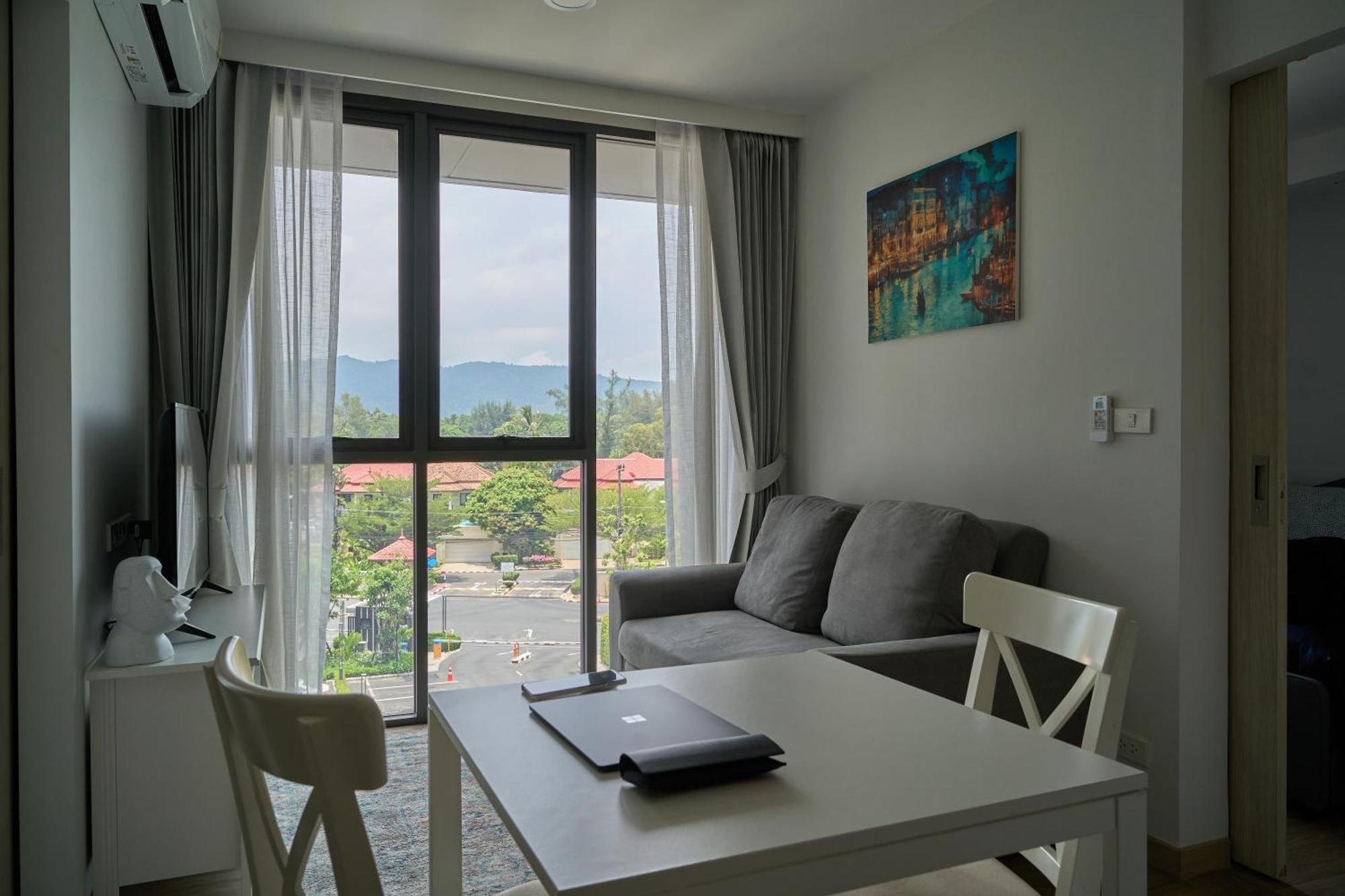 Modern 2-bedroom Apartments. Skypark Laguna