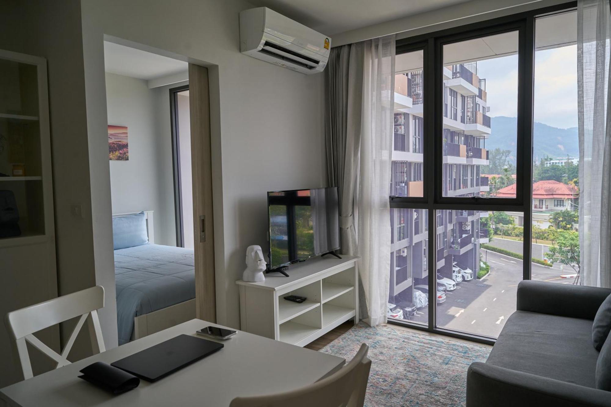 Modern 2-bedroom Apartments. Skypark Laguna Apartment *