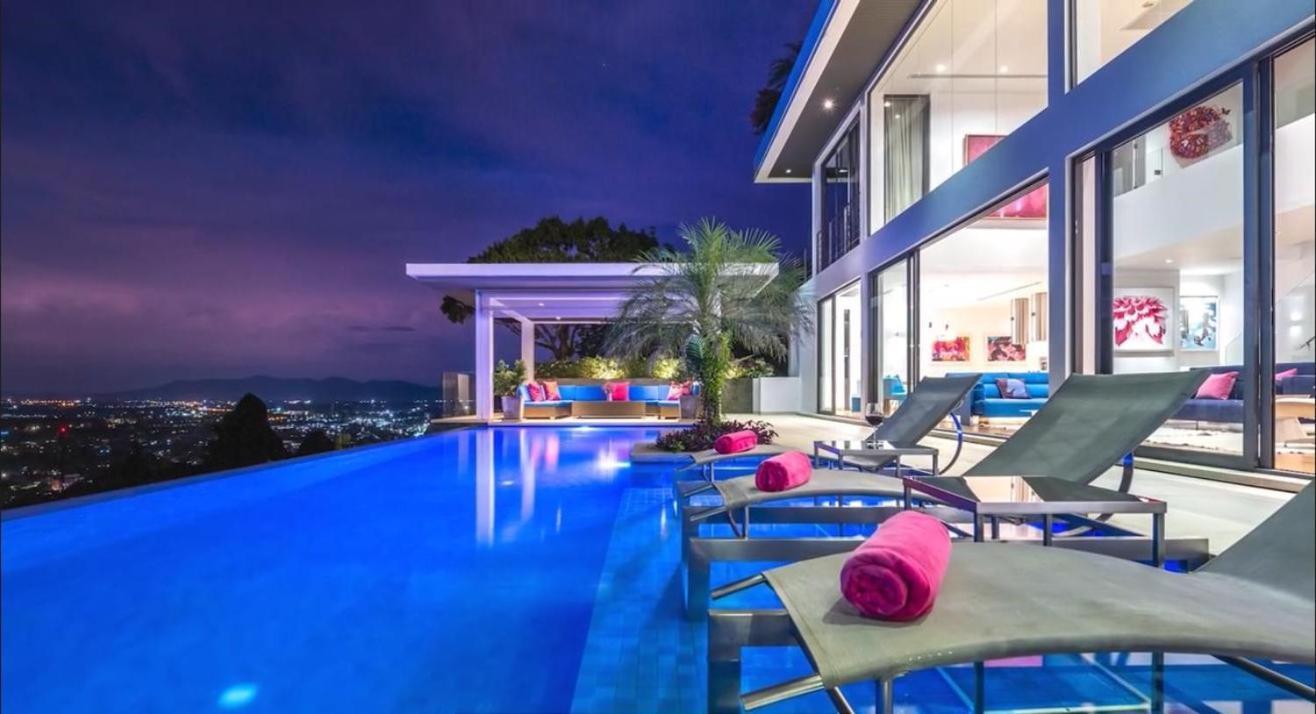 07 - Luxurious Haven With Mesmerizing Views