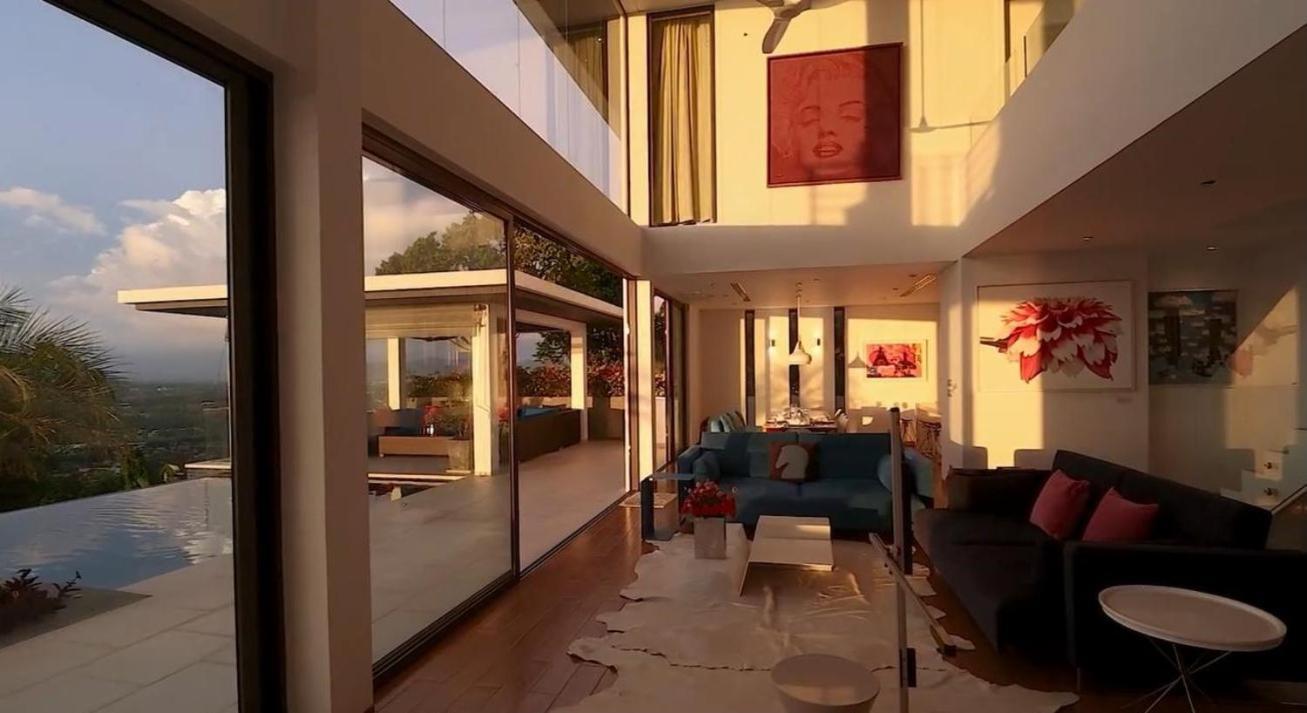 07 - Luxurious Haven With Mesmerizing Views