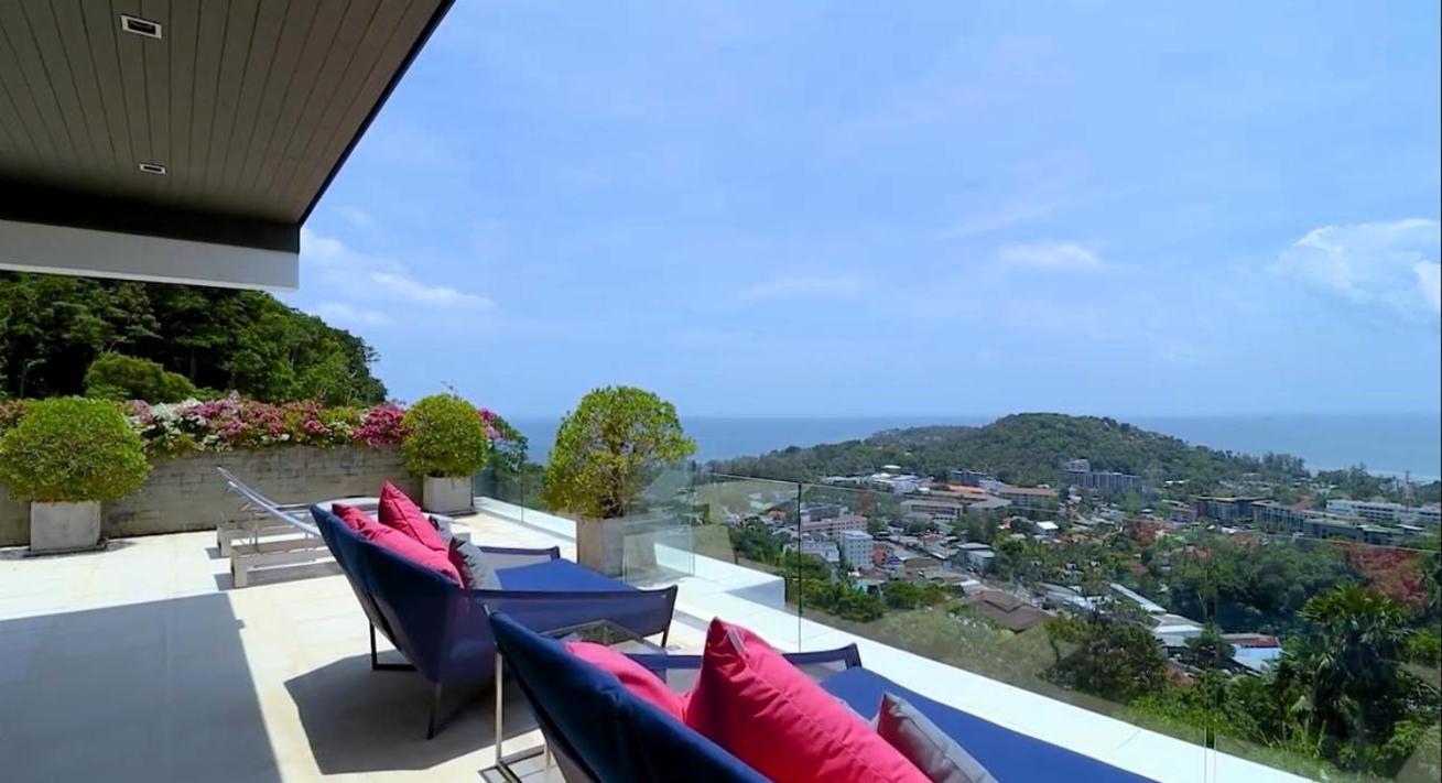 07 - Luxurious Haven With Mesmerizing Views Surin Beach (Phuket)