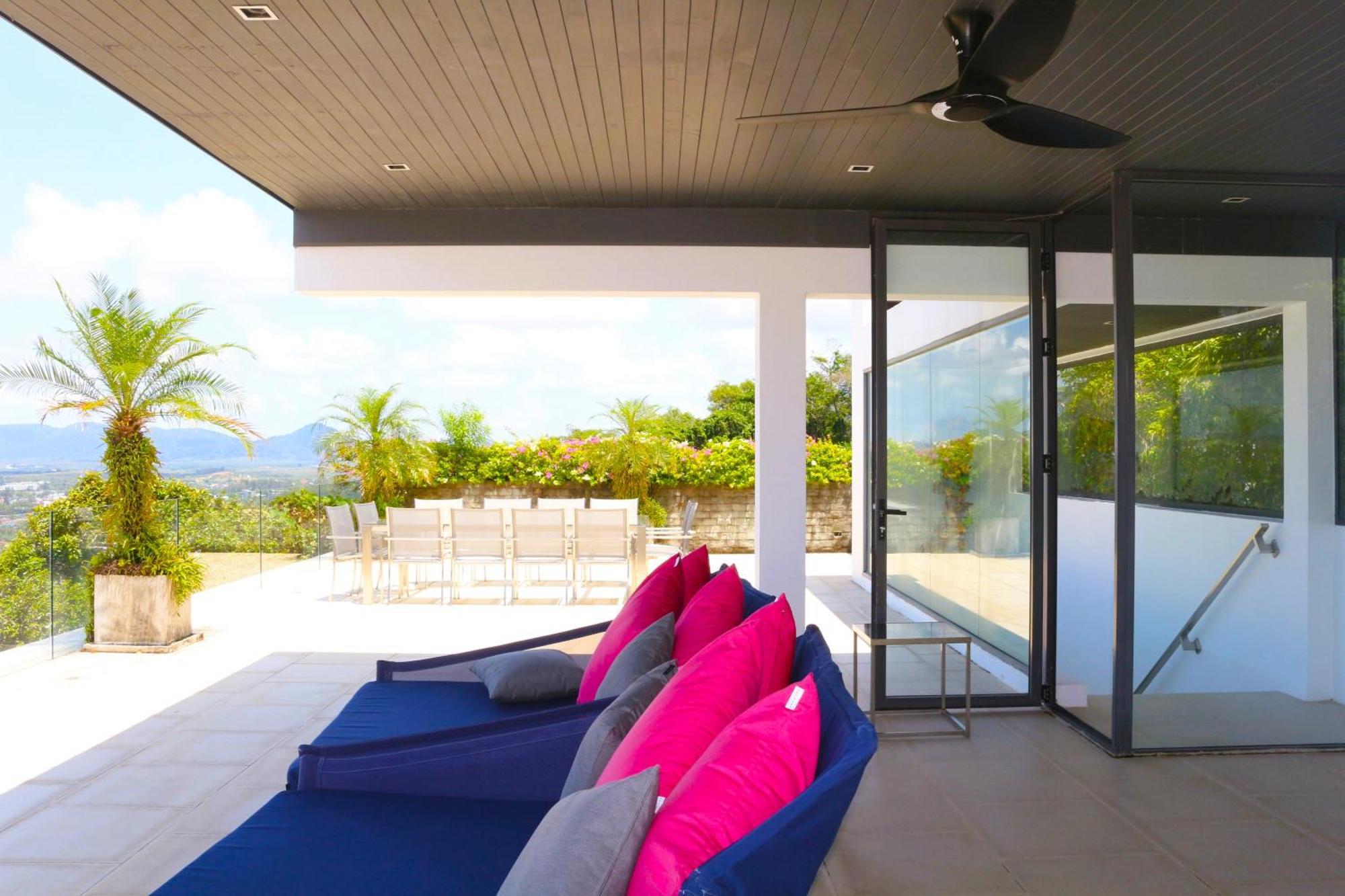 07 - Luxurious Haven With Mesmerizing Views Villa *