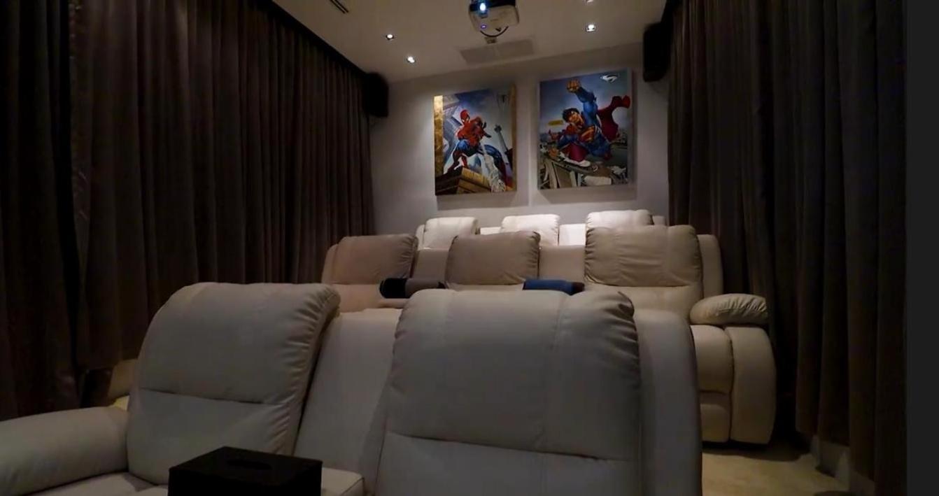 07 - Luxurious Haven With Mesmerizing Views Villa