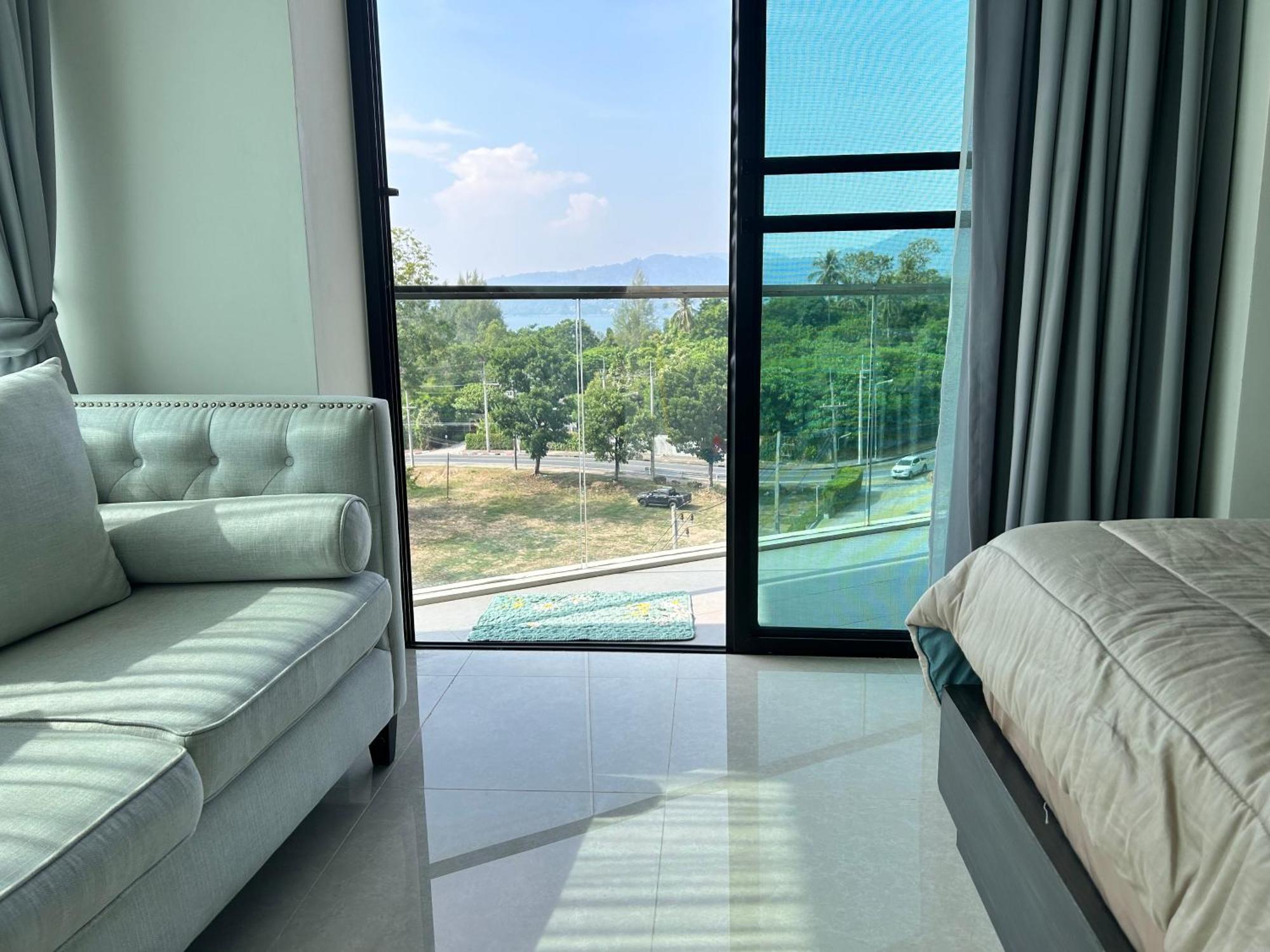 The Viva High * Patong