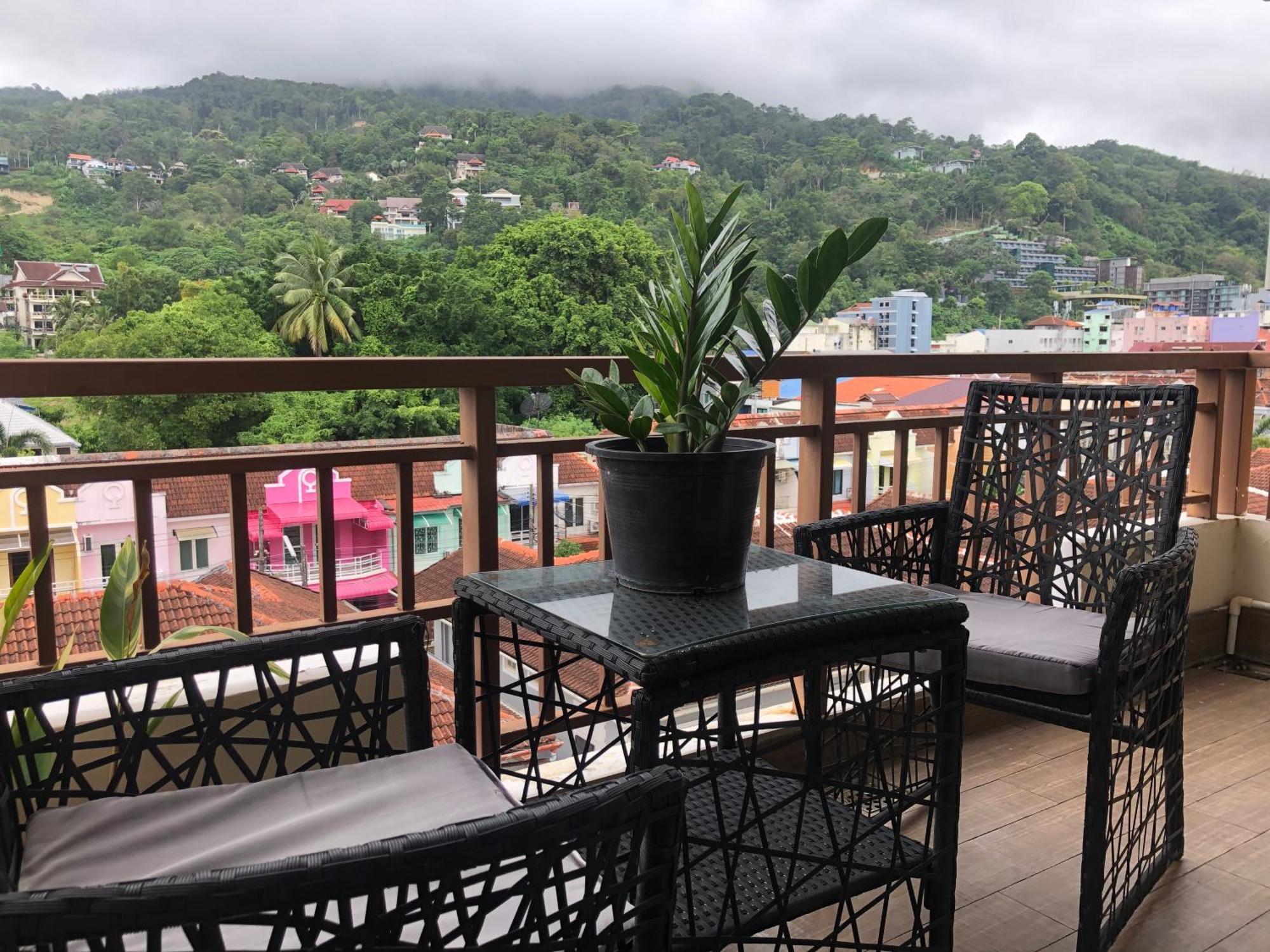 Phuket Villa, Patong- Mountain View Apartment *