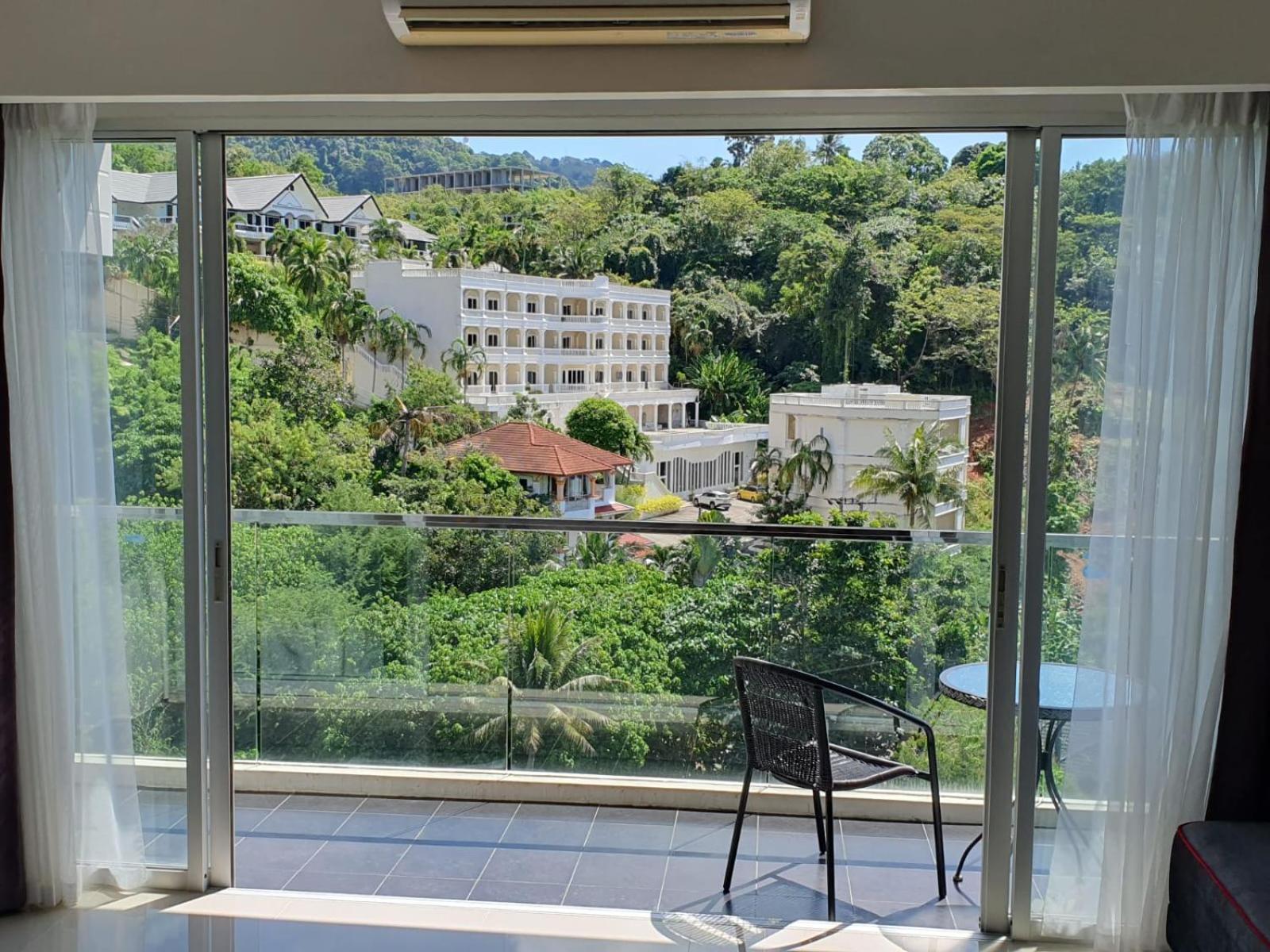 Phuket Karon Chic Condominium. Apartment