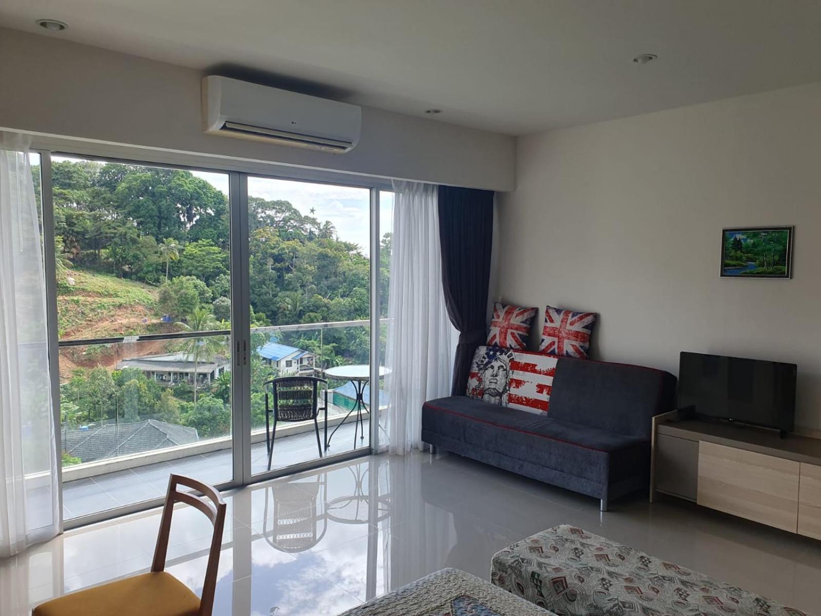 Phuket Karon Chic Condominium. *