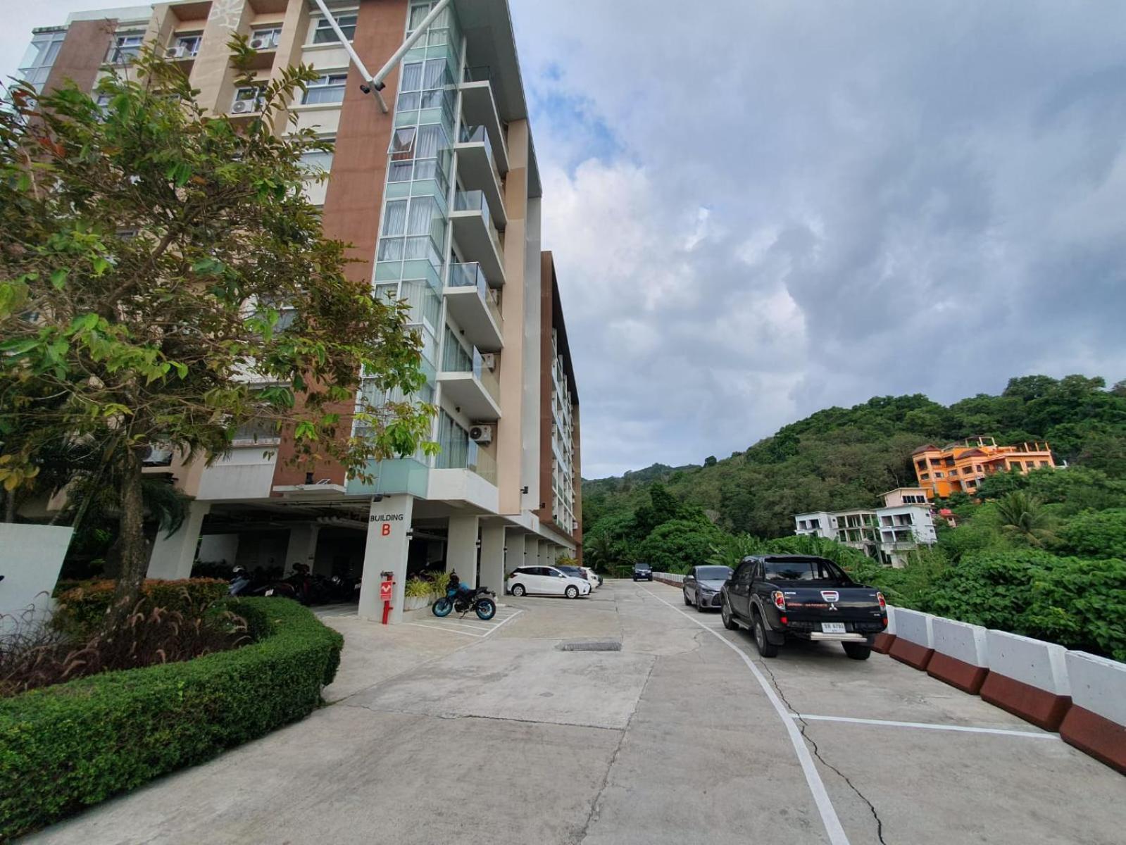 Phuket Karon Chic Condominium. Ban Karon
