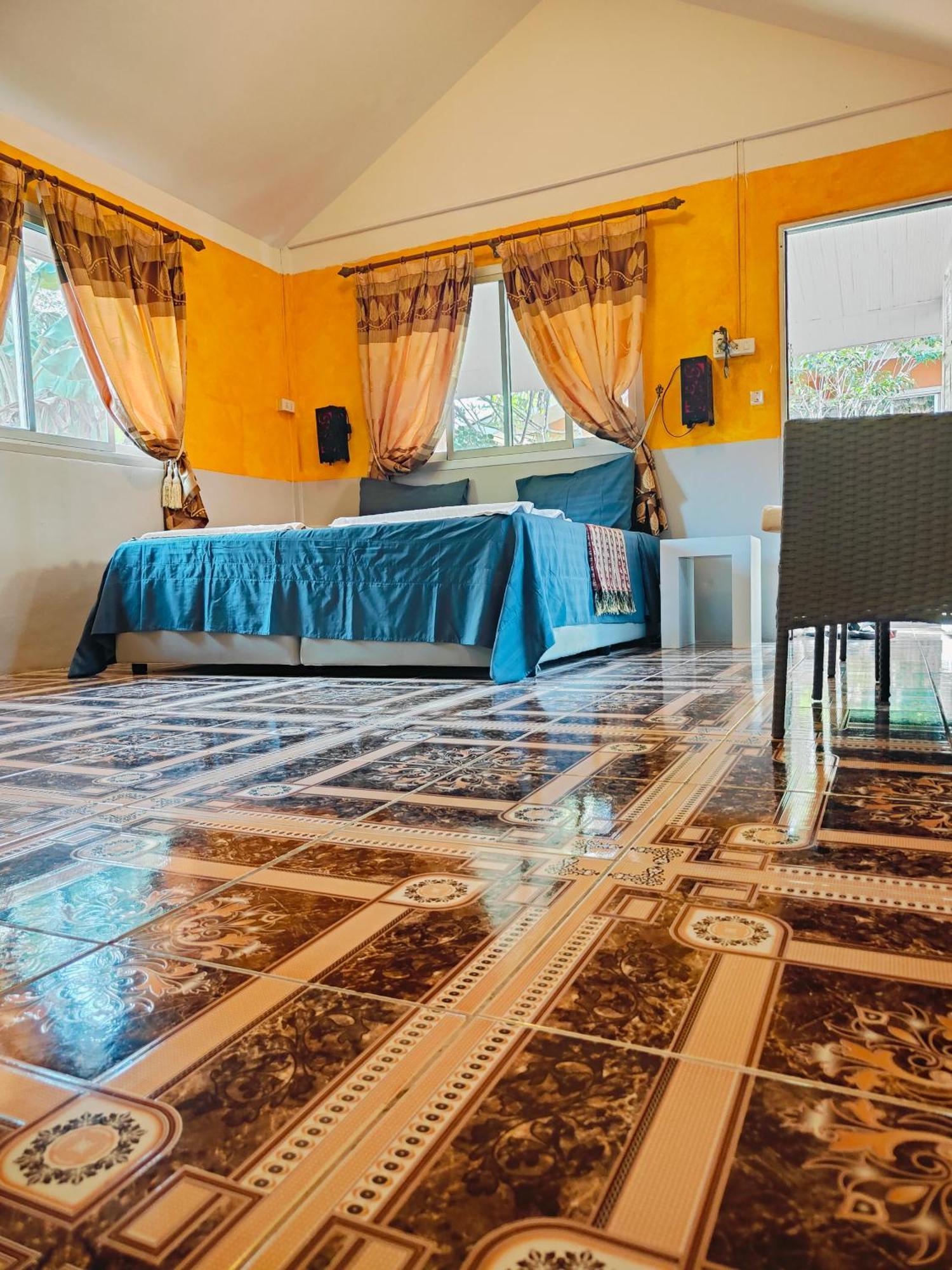 Ban Elephant Blanc Hotel 3*