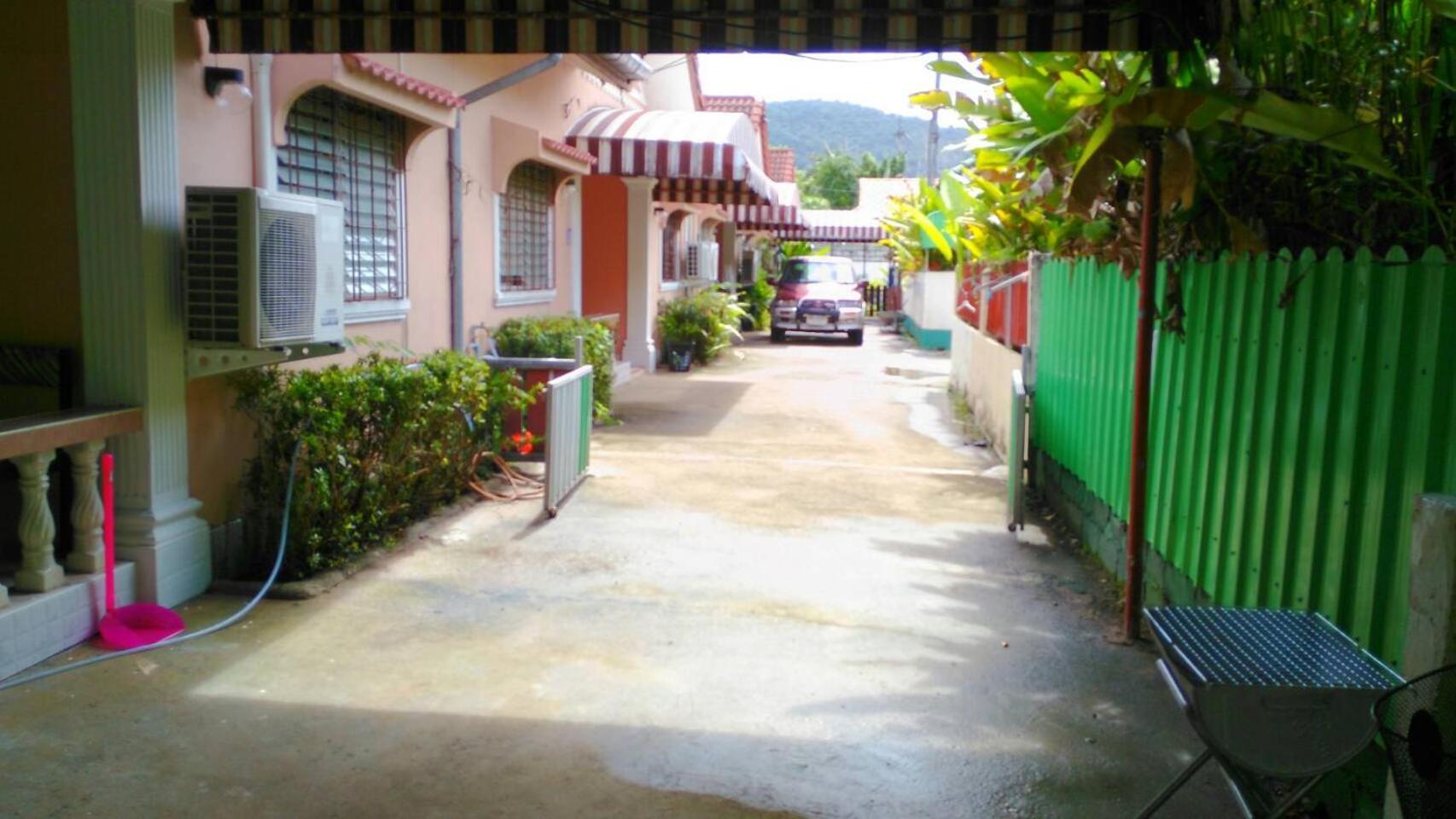 Guest house H&q Bangtao *