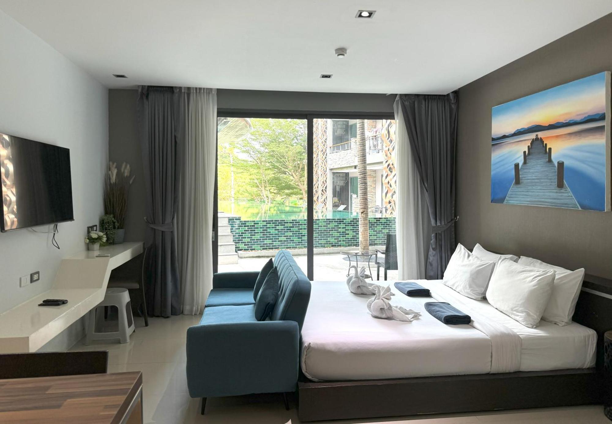 Private At Emerald Terrace