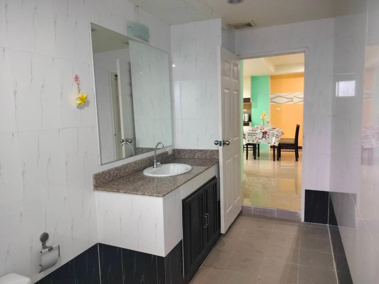By Deluk Apartment