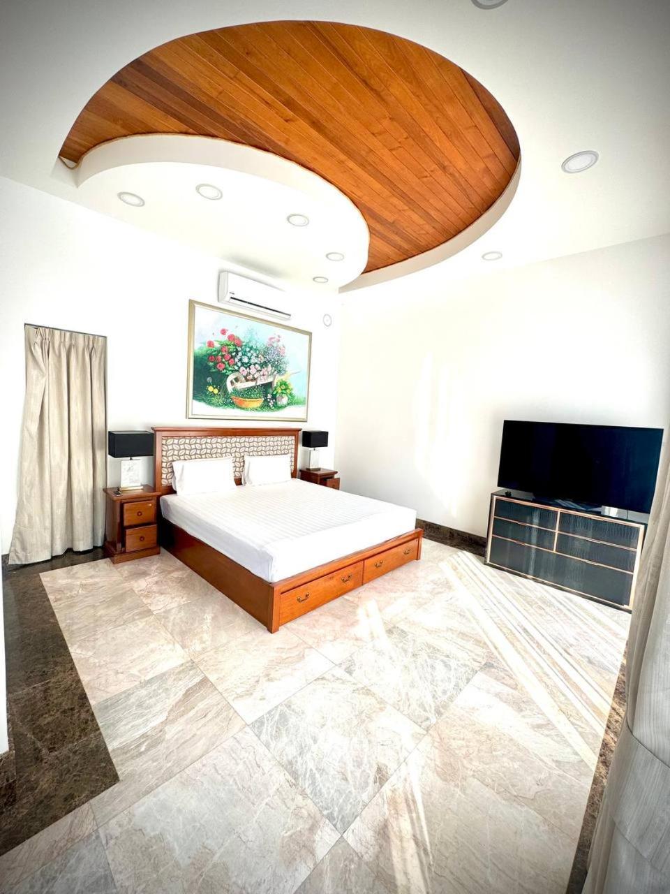 7 Bedrooms
