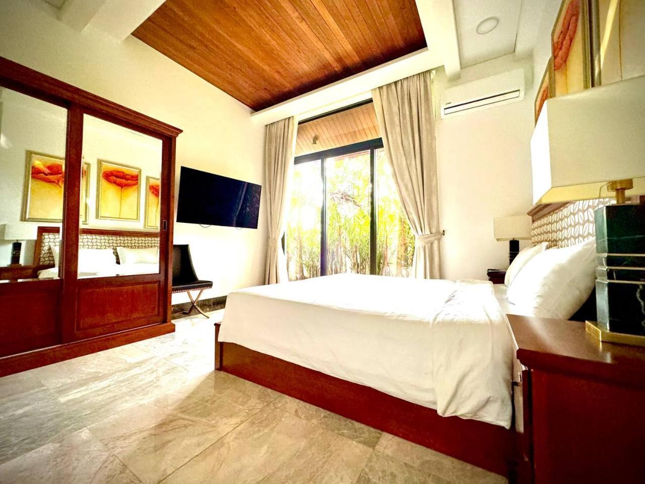 7 Bedrooms *