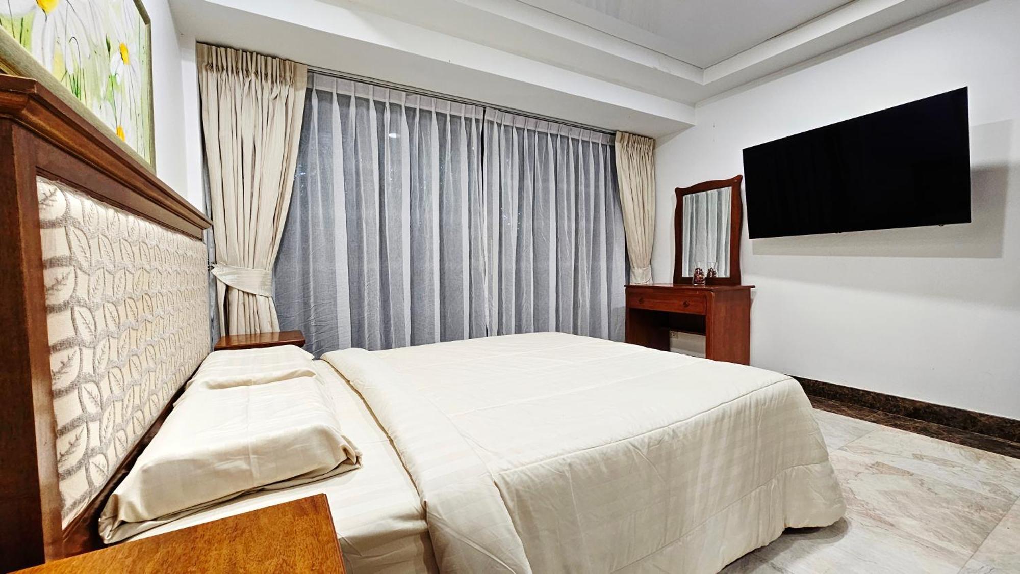 Villa 7 Bedrooms Ban Mai Chalae