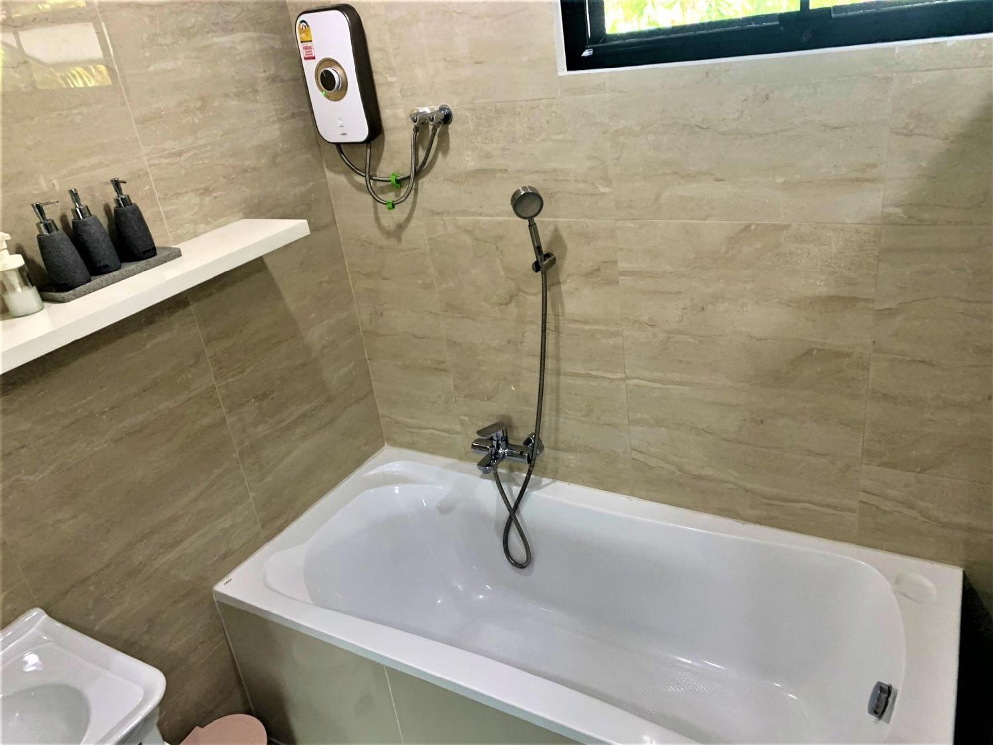 Apartment Fantasy - 2 Bedroom Pool View -