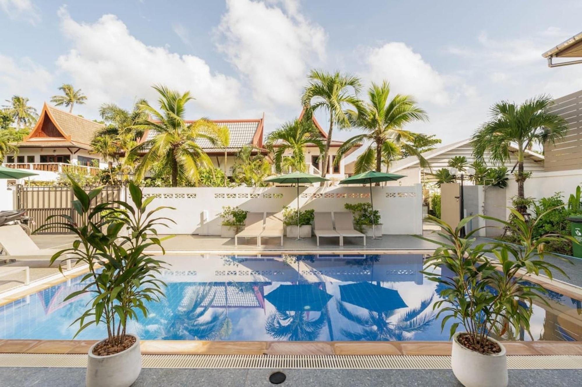 Apartment Fantasy - 2 Bedroom Pool View -