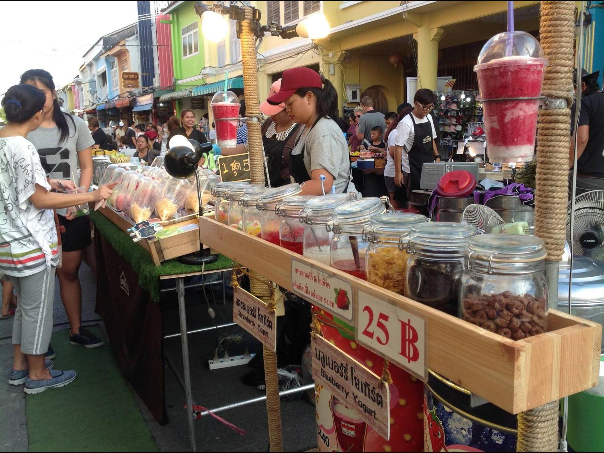 Phuket Town Budget House - Aircon #1 * Ban Lo Long