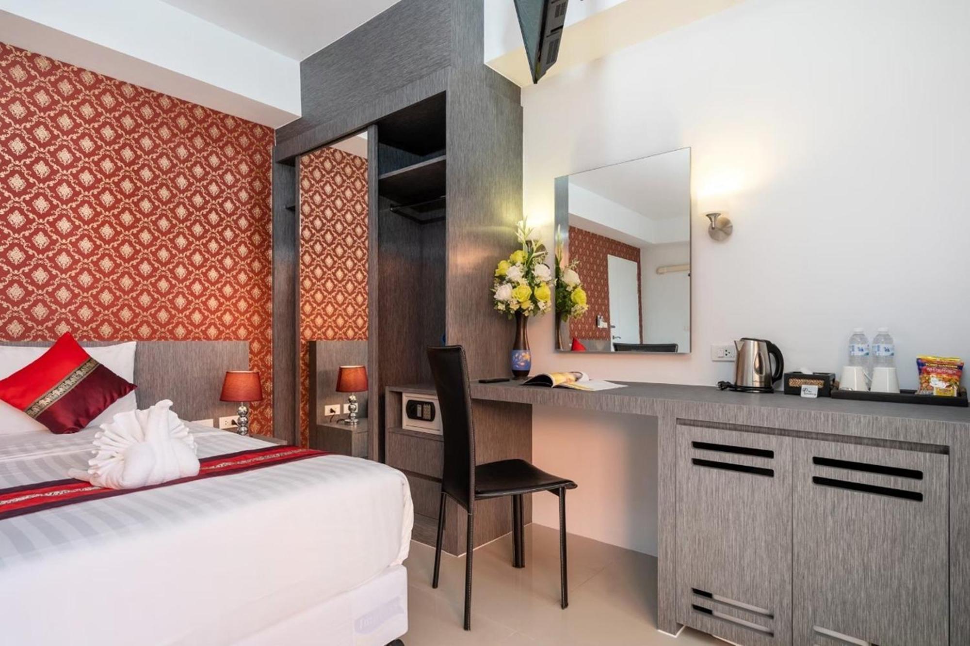 Hotel The Thames Pool Access & - Sha Extra