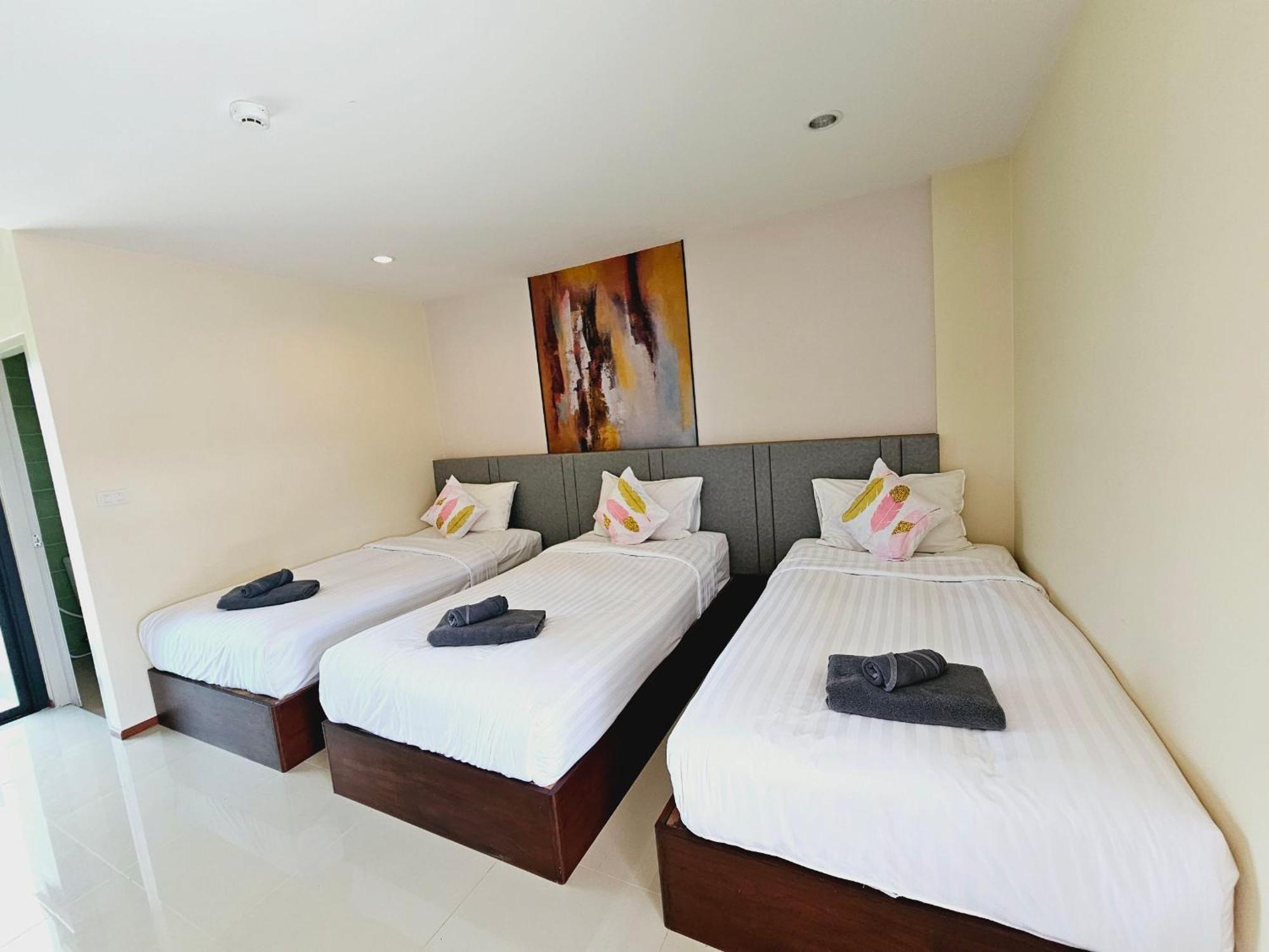 Aparthotel Stayhere@airport Service