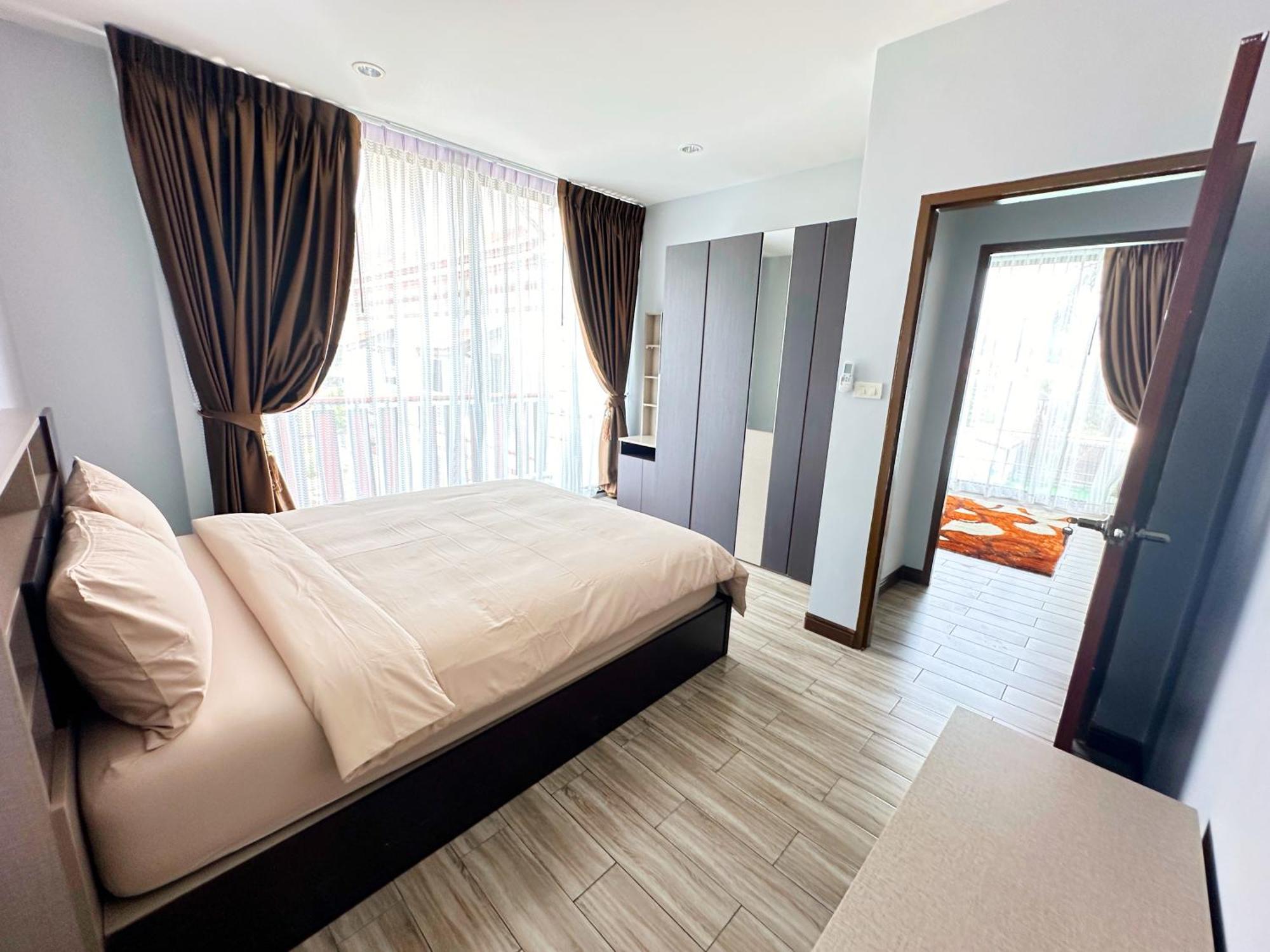 The White House Phuket Apartment