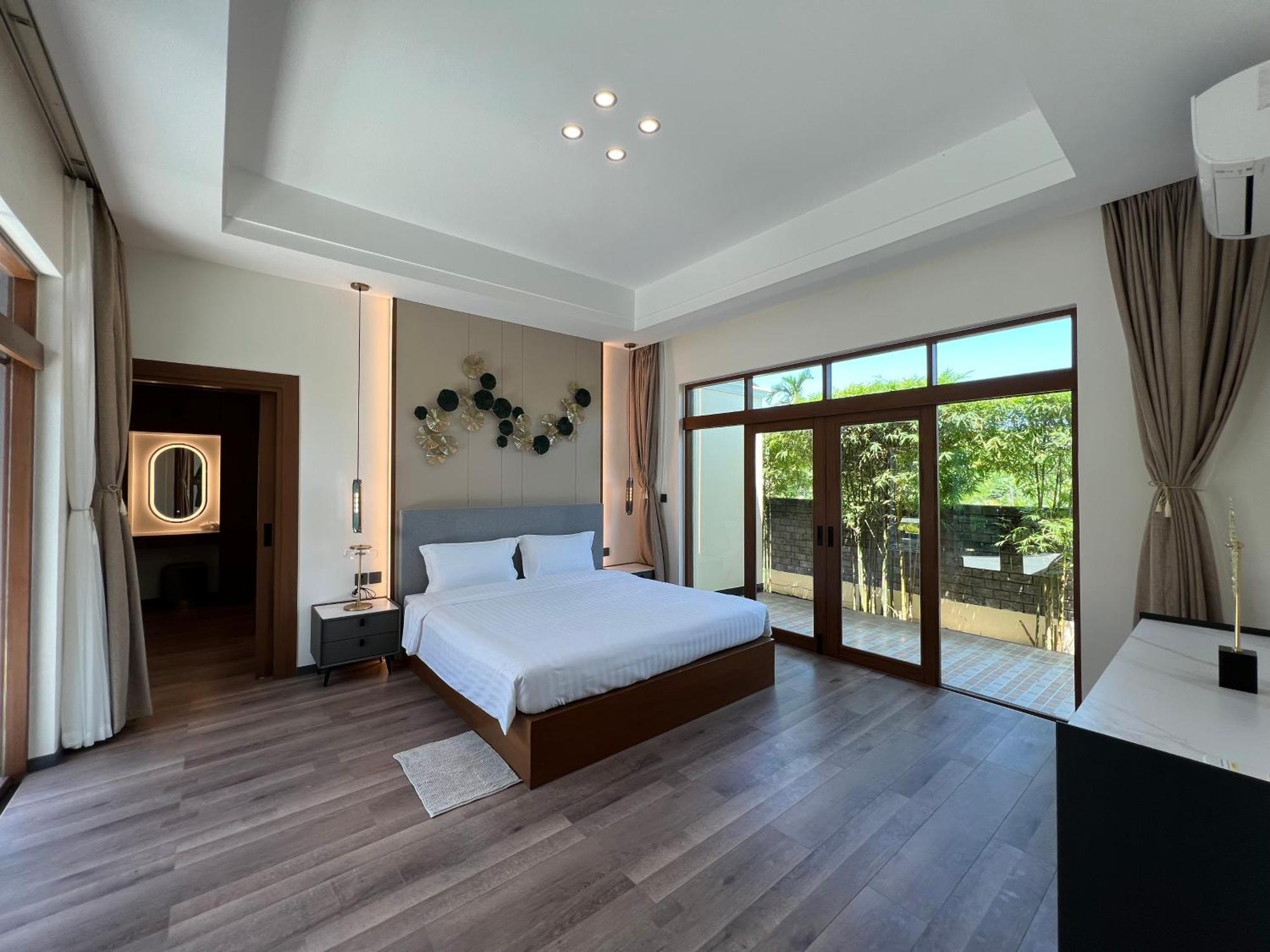 奢华泳池花园别墅步行到海滩 Villa