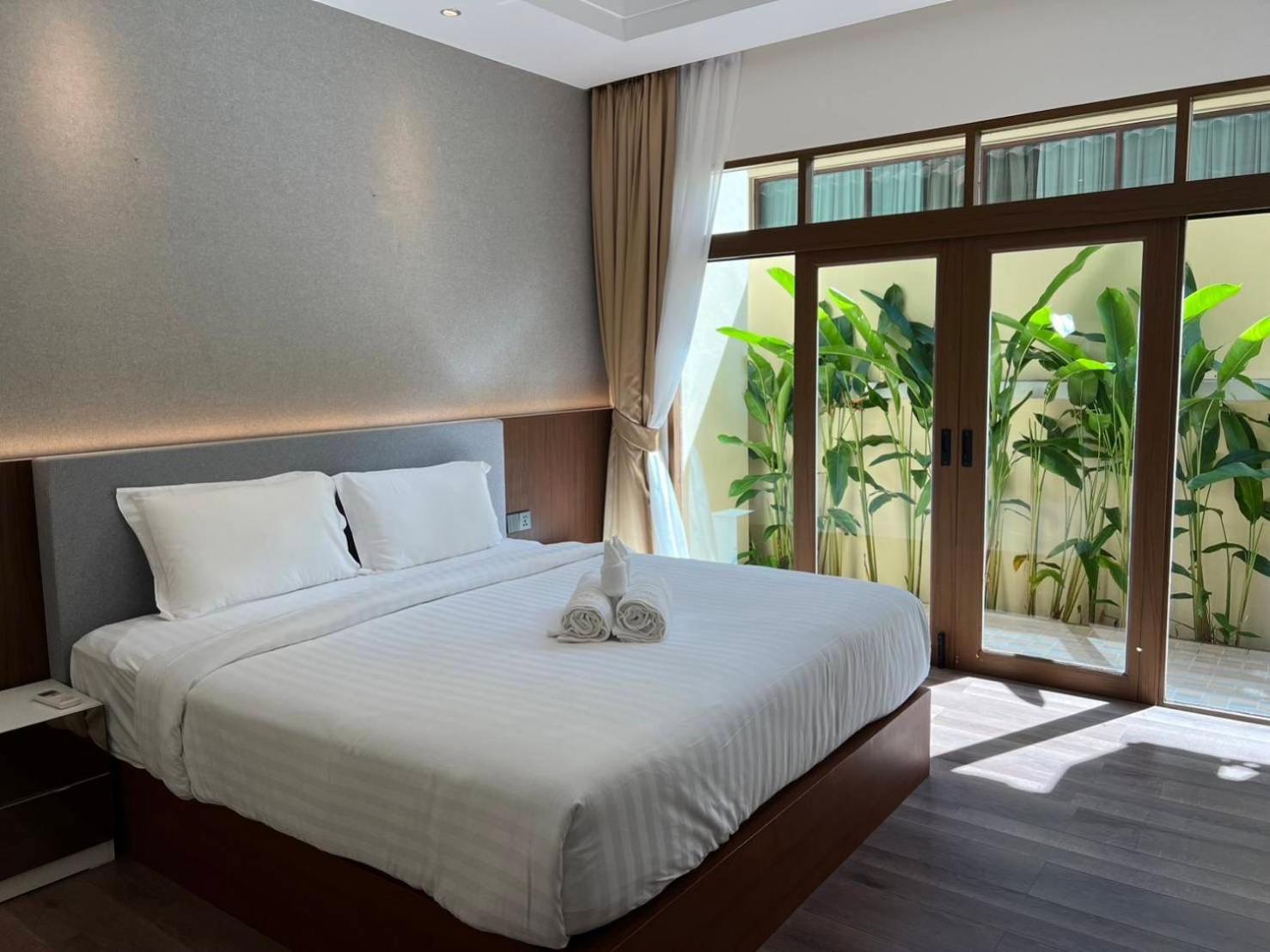奢华泳池花园别墅步行到海滩 * Phuket