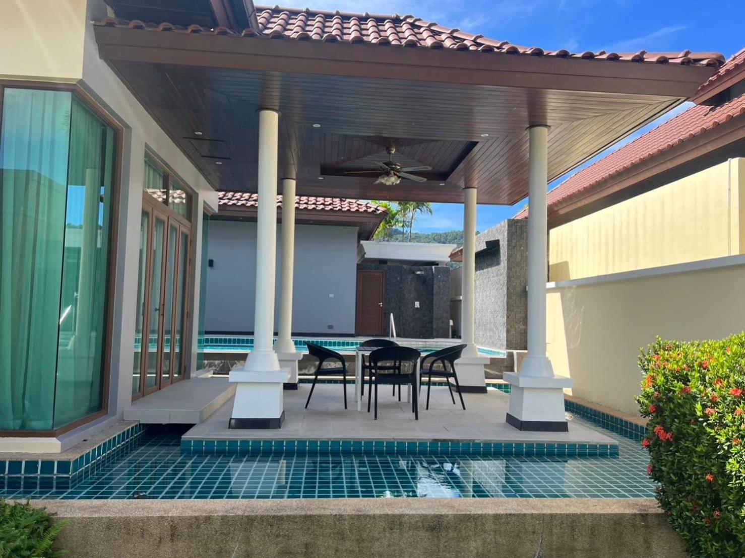 奢华泳池花园别墅步行到海滩 Villa Phuket